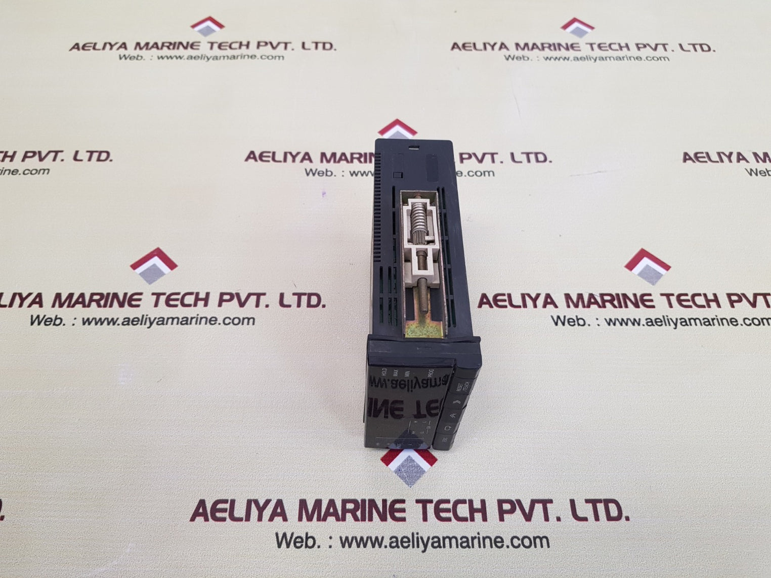 Omron k3nh-ta1a temperature meter