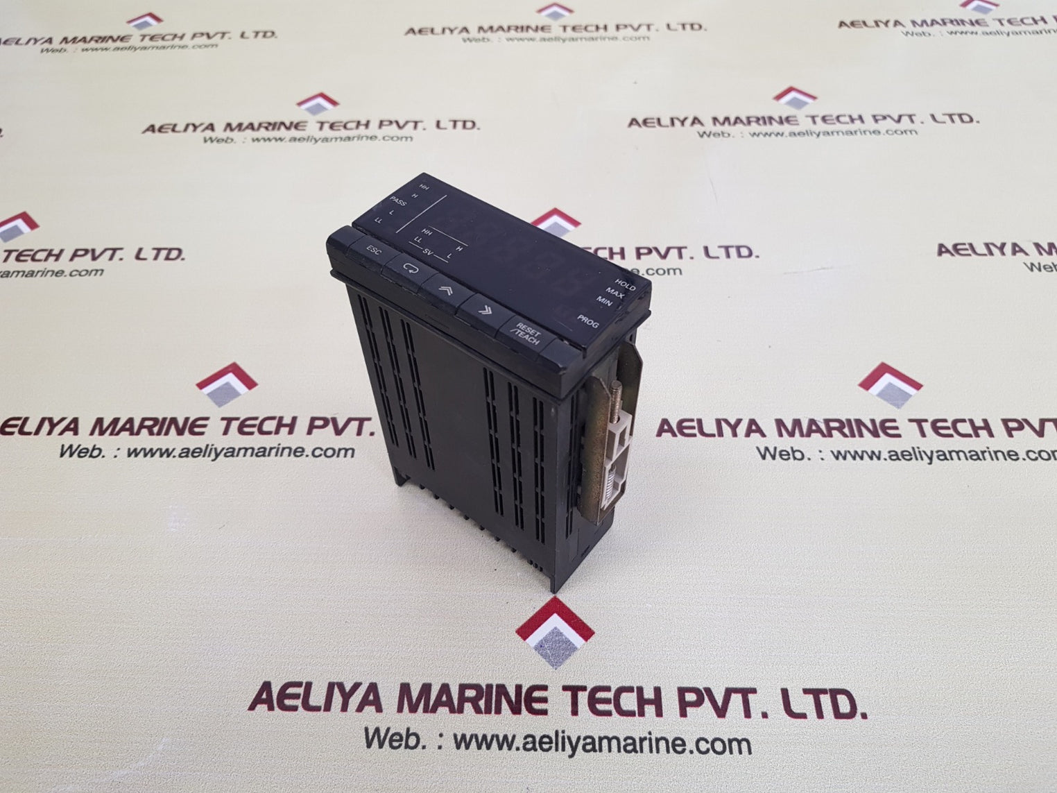 Omron k3nh-ta1a temperature meter