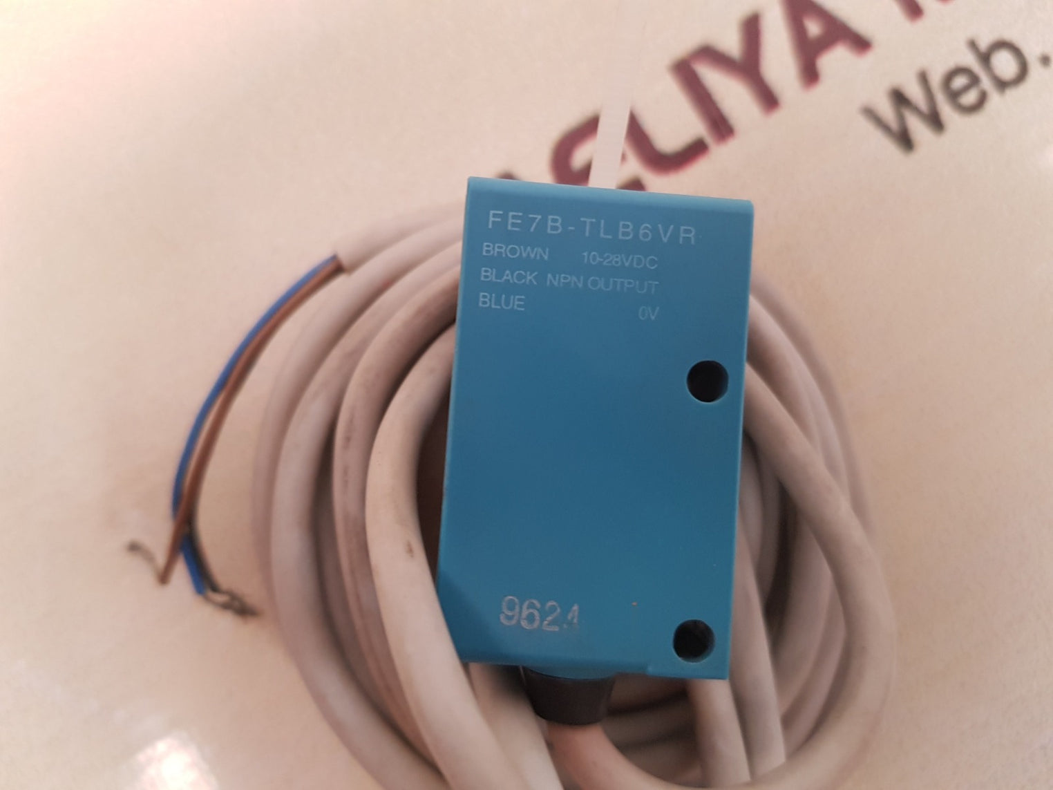 Yamatake honeywell fe7b-tlb6vr photoelectronic sensor