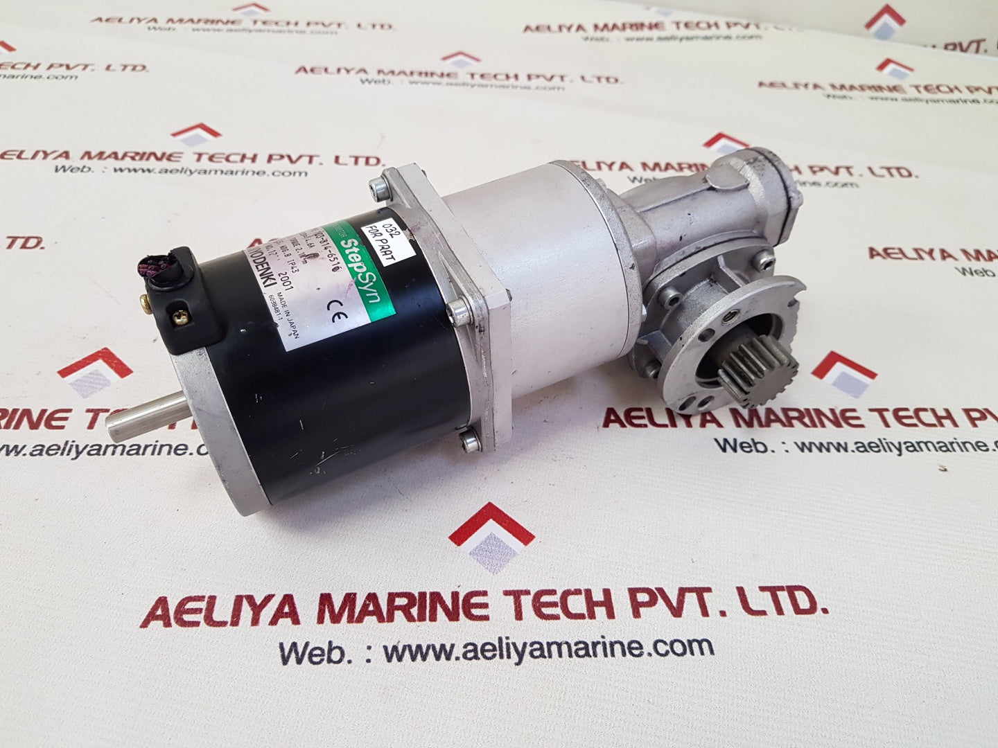 Sanyo denki 103-814-6510 stepper motor with s.t.m. rmi 28 fl reducer