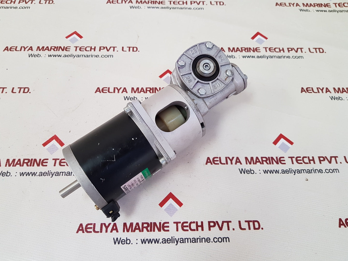 Sanyo denki 103-814-6510 stepper motor with s.t.m. rmi 28 fl reducer
