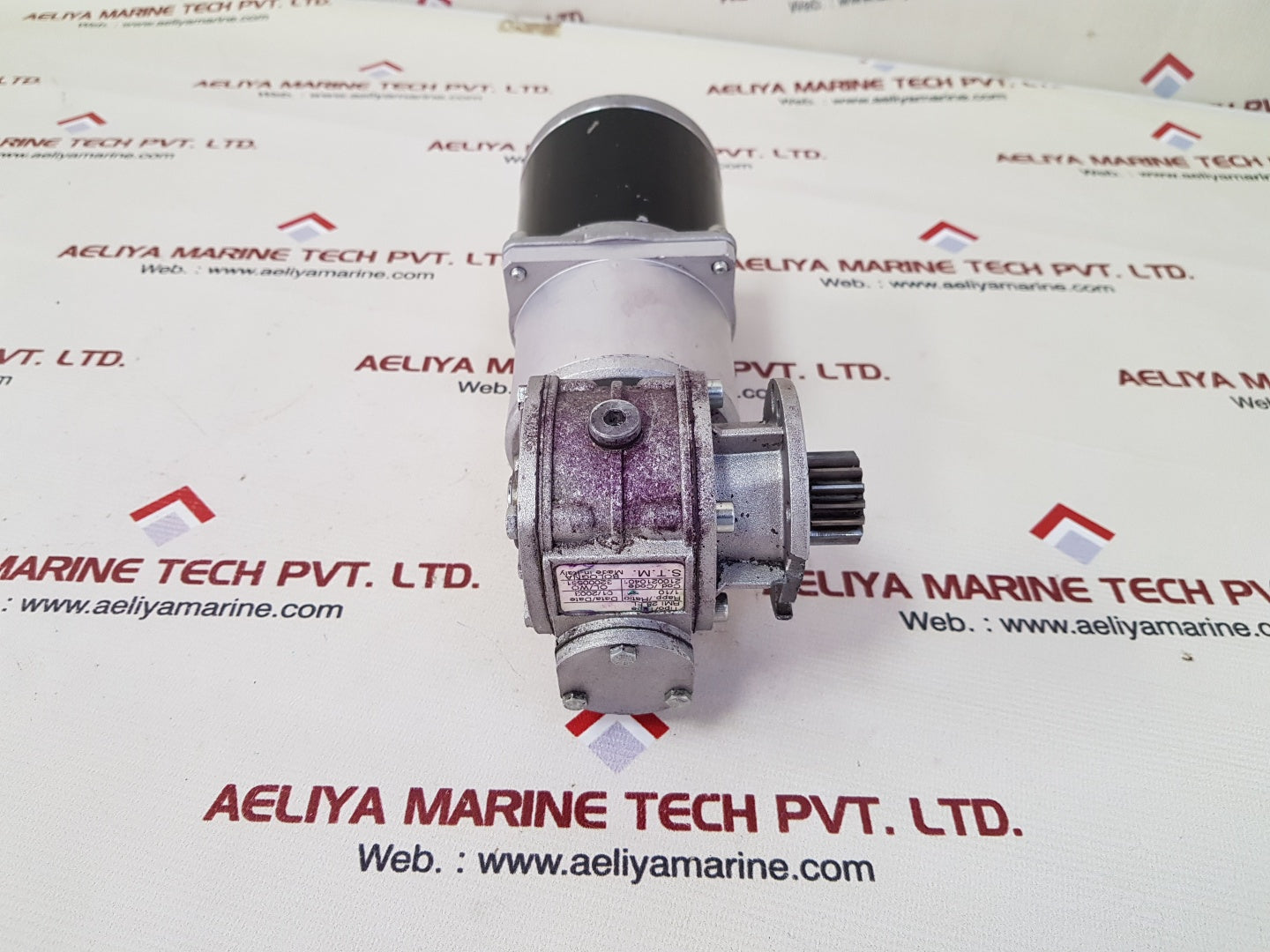 Sanyo denki 103-814-6510 stepper motor with s.t.m. rmi 28 fl reducer