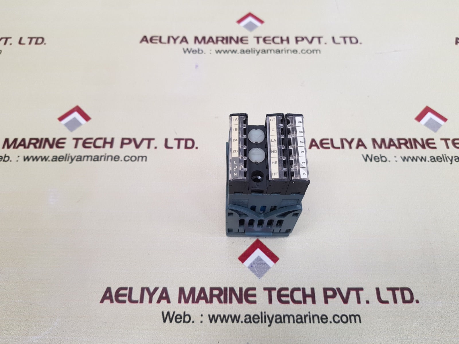 Eurotherm 3216/cc/vh/lrxx/r/xxx/g/eng/eng/xxxxx temperature controller