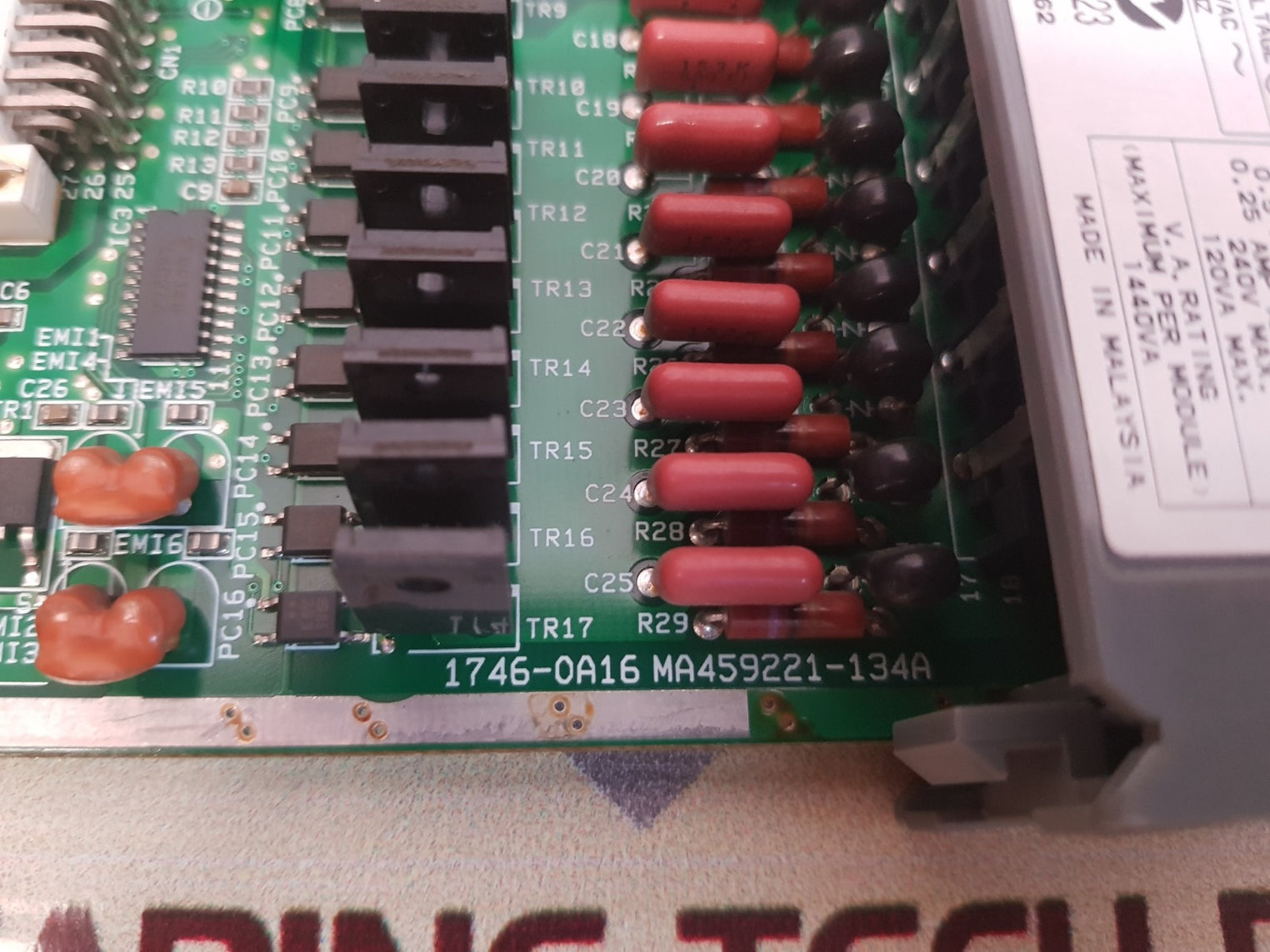 Allen bradley 1746-0a16 ser d slc500 output module