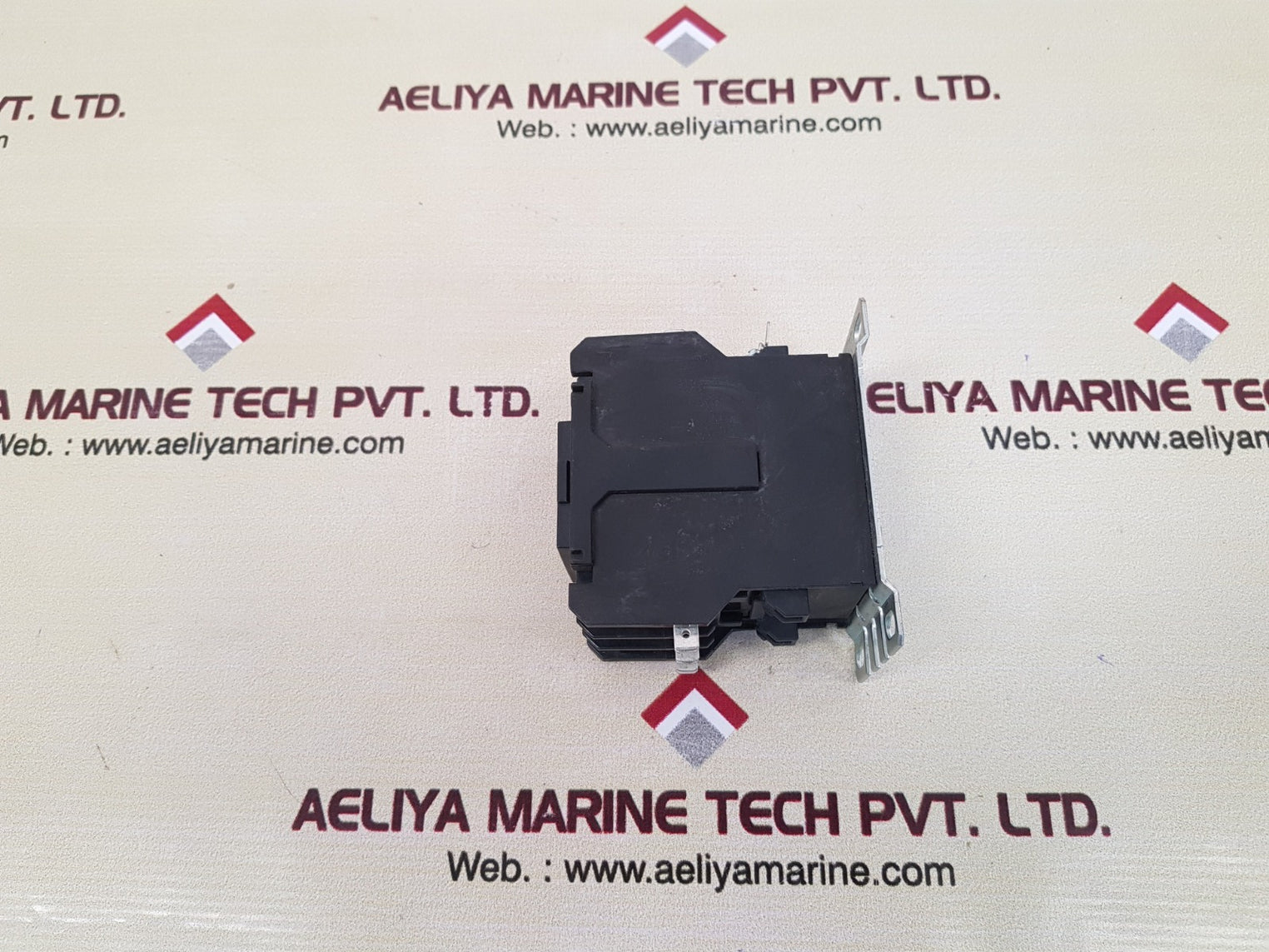 Eaton c25dnd330 ser.d1 definite purpose contactor