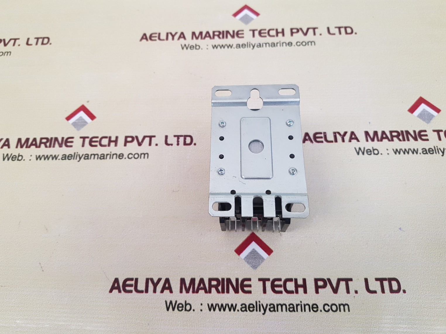 Eaton c25dnd330 ser.d1 definite purpose contactor