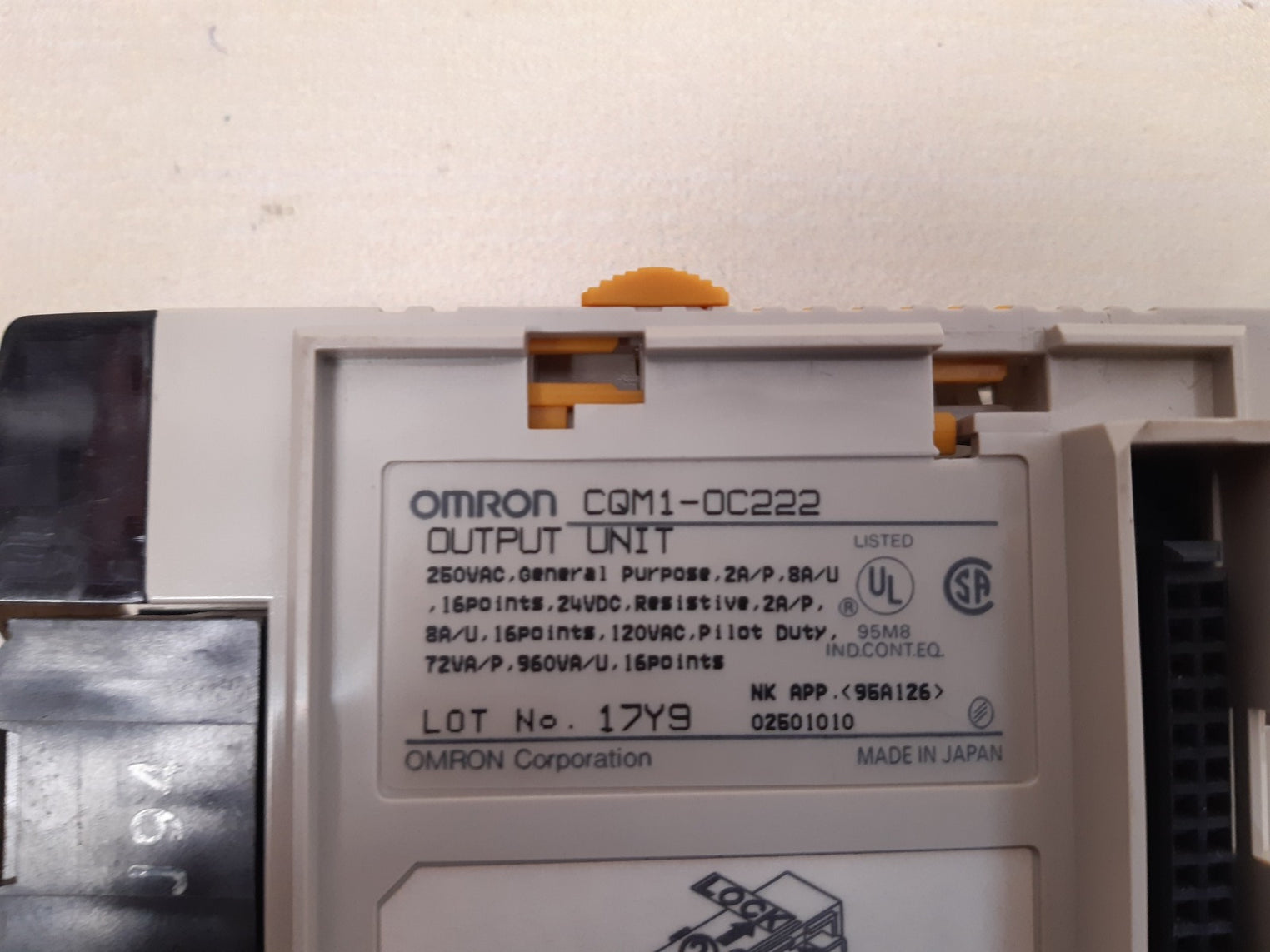 Omron cqm1-oc222 output unit