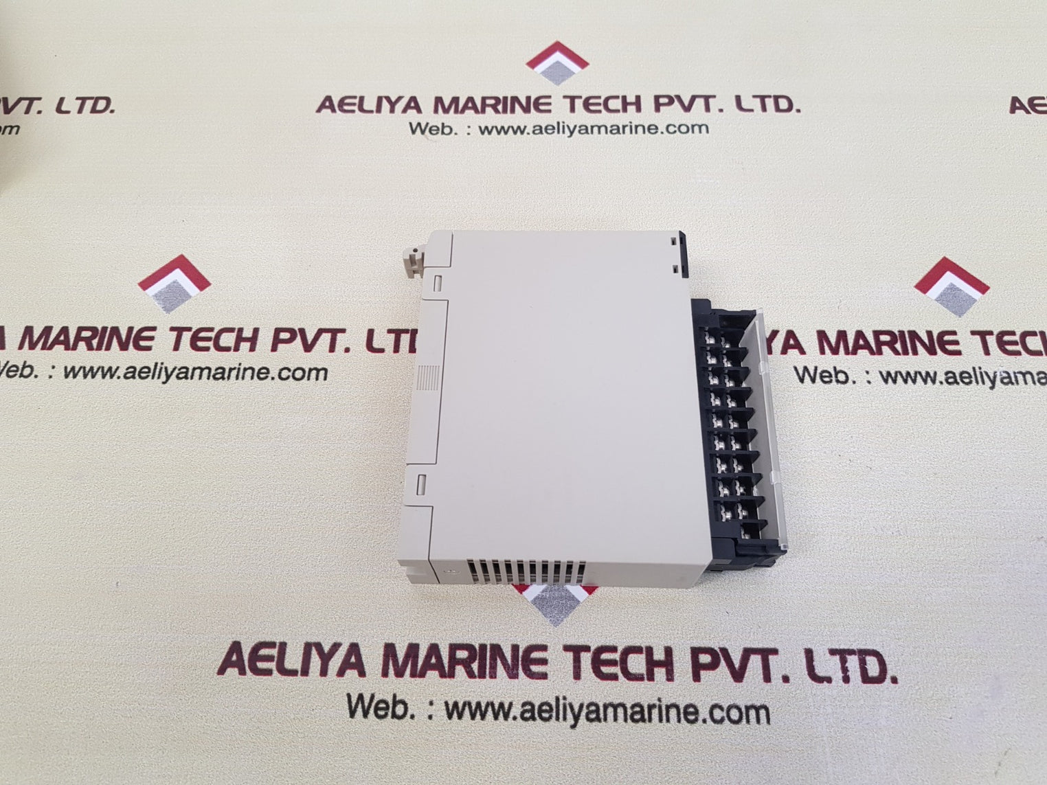 Omron c200h-od212 output unit 