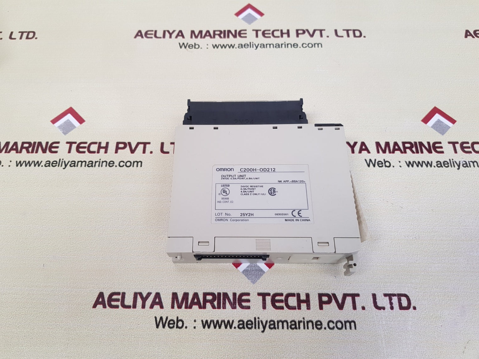 Omron c200h-od212 output unit 