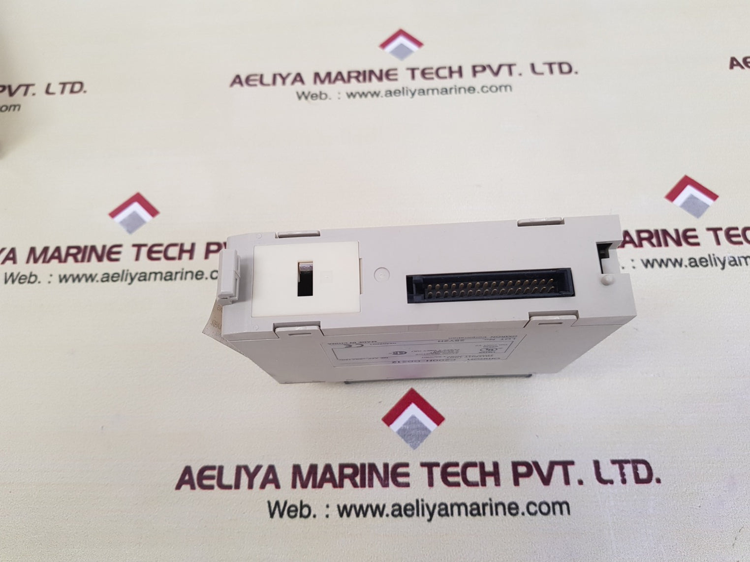 Omron c200h-od212 output unit 