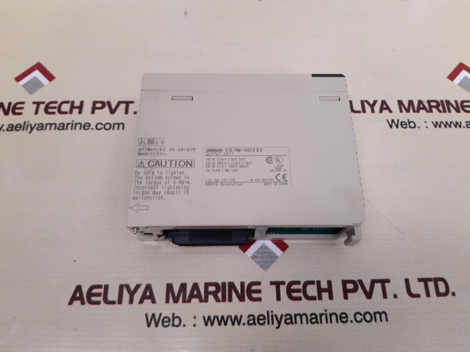 Omron cs1w-od232 output unit 