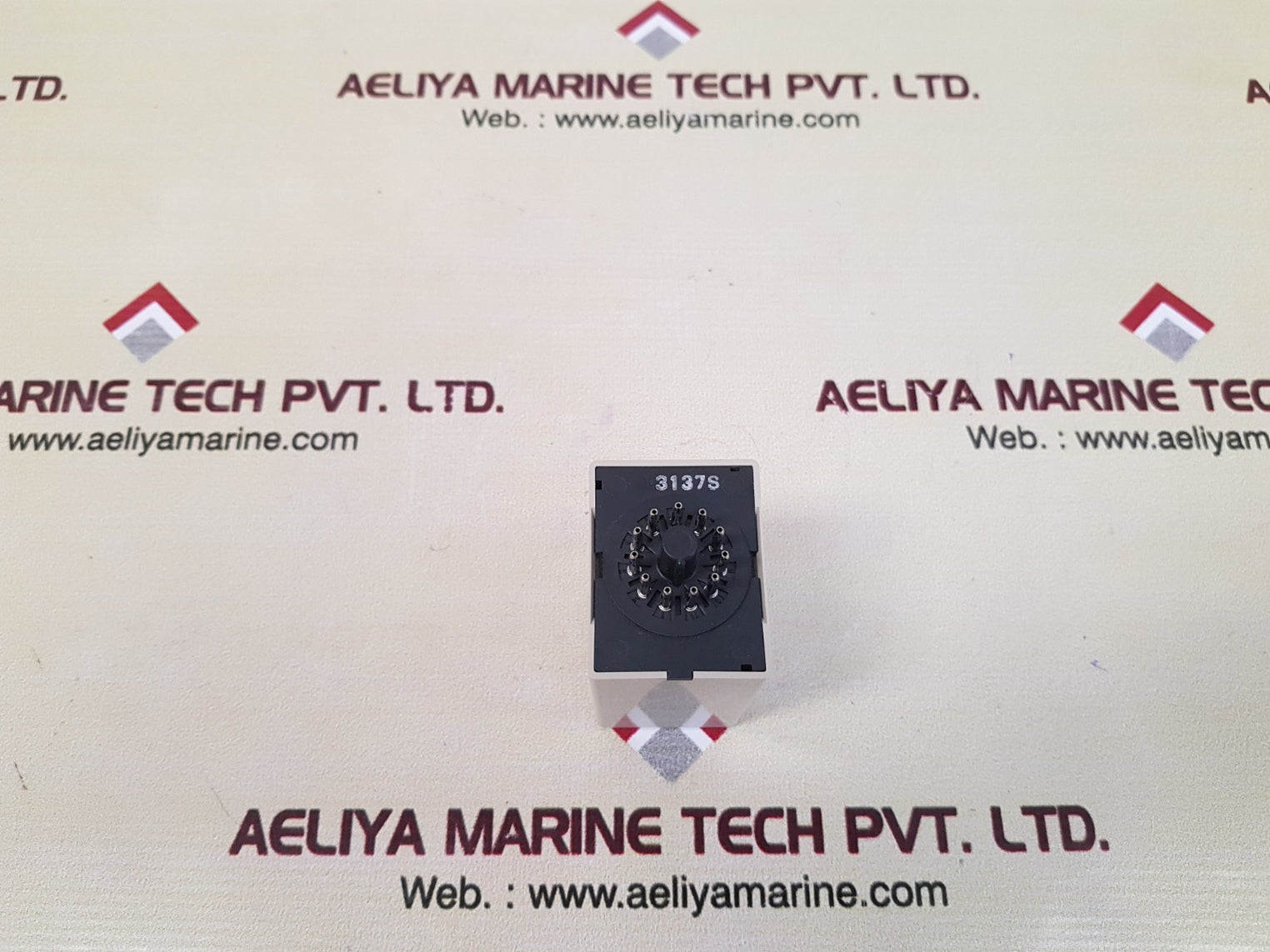 Omron 61f-gp-n floatless level switch 100vac 50/60hz