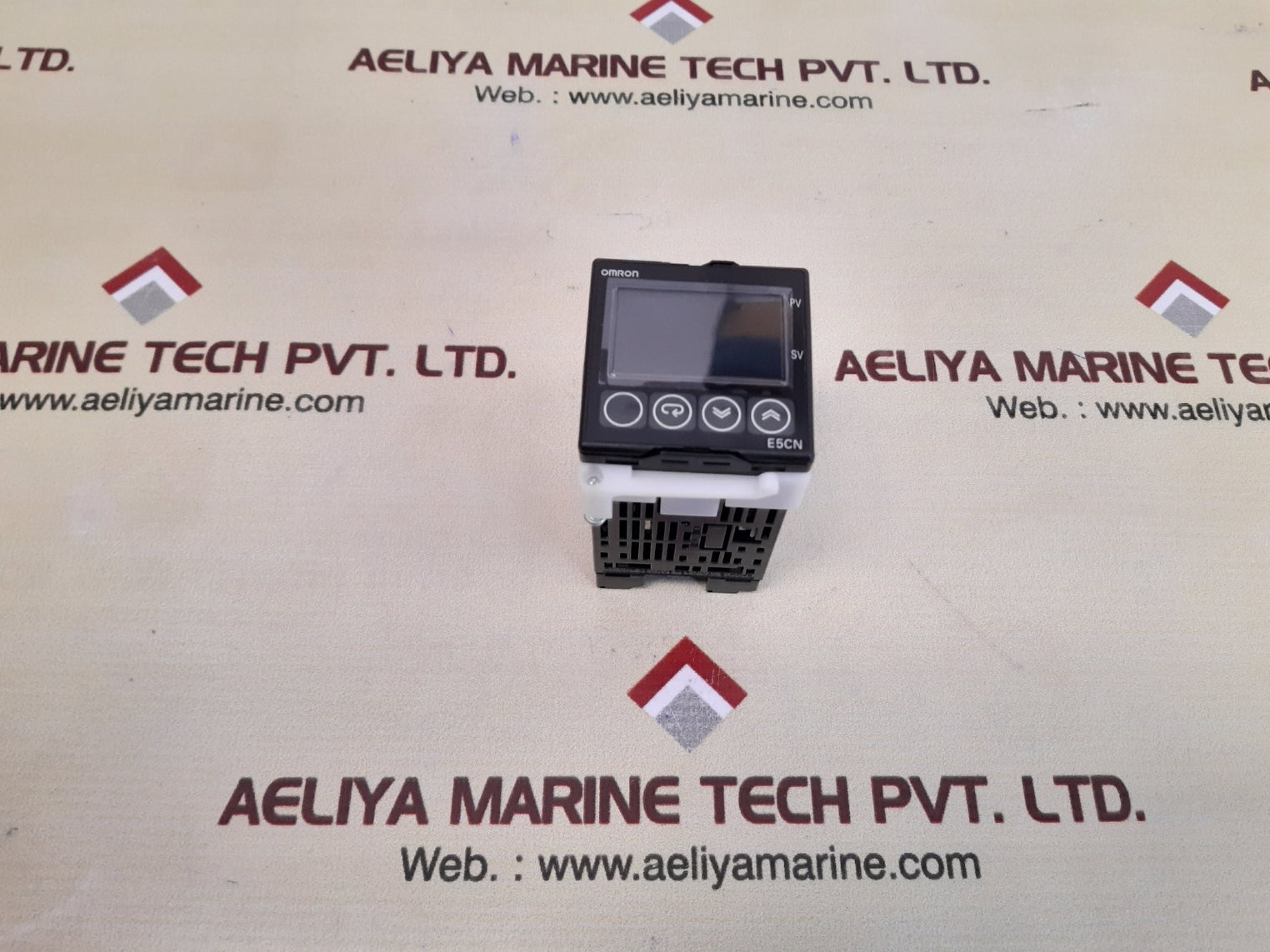 Omron e5cn-r2t temperature controller