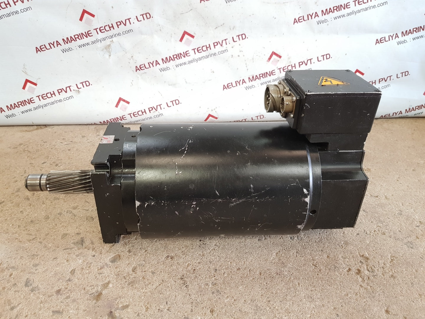 Moog w-2-p8-040-17-17-16 brushless servomotor