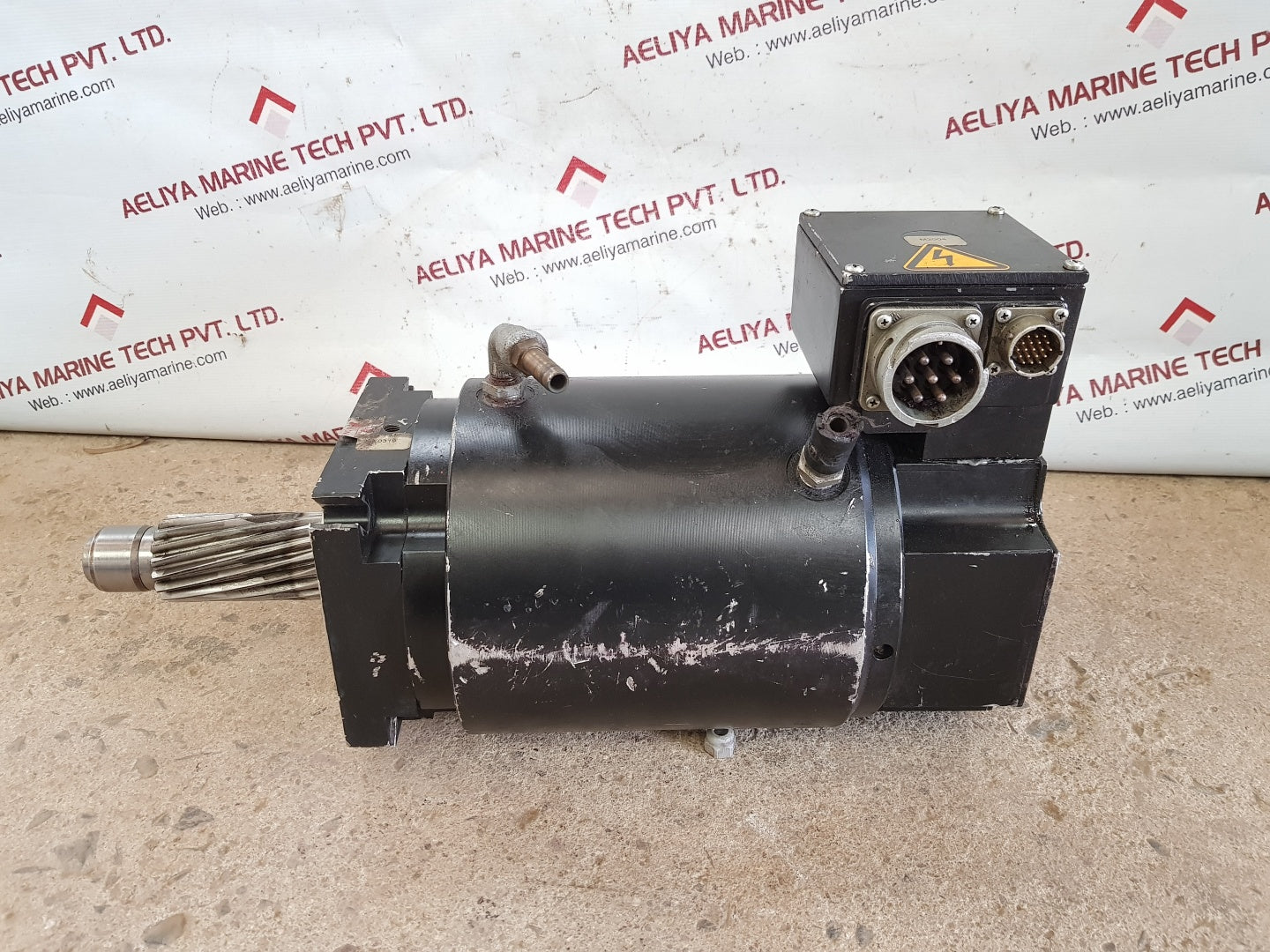 Moog w-2-p6-040-17-17-15 brushless servomotor