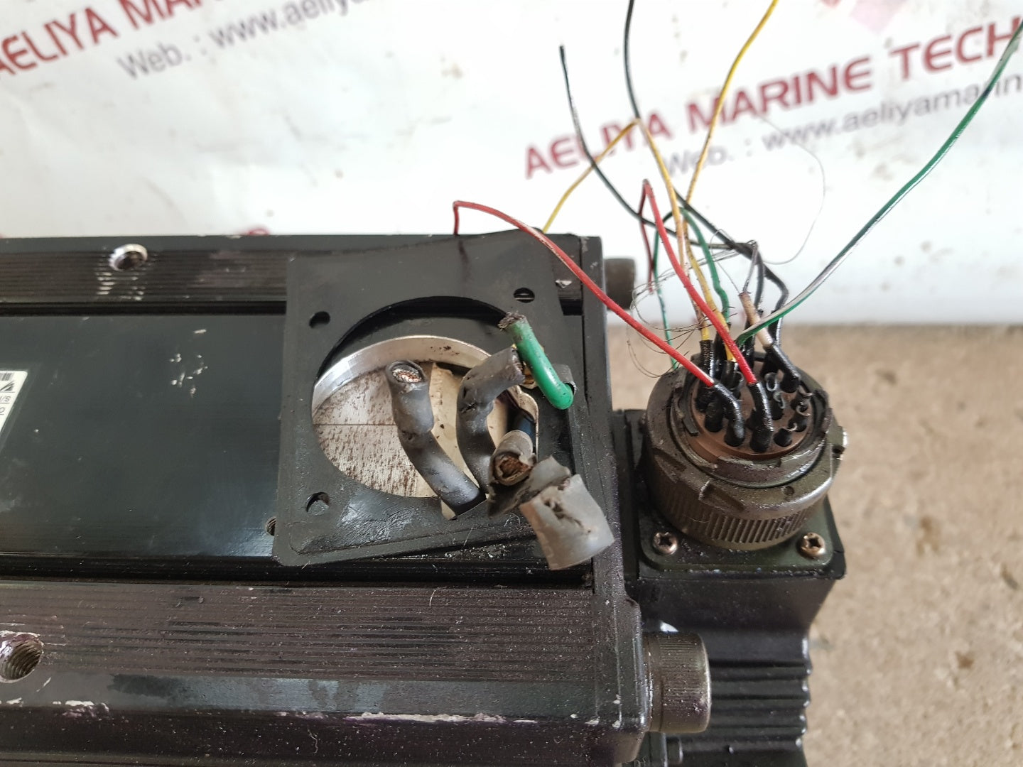 Yaskawa electric sgmg-55a2ac ac servo motor for part 