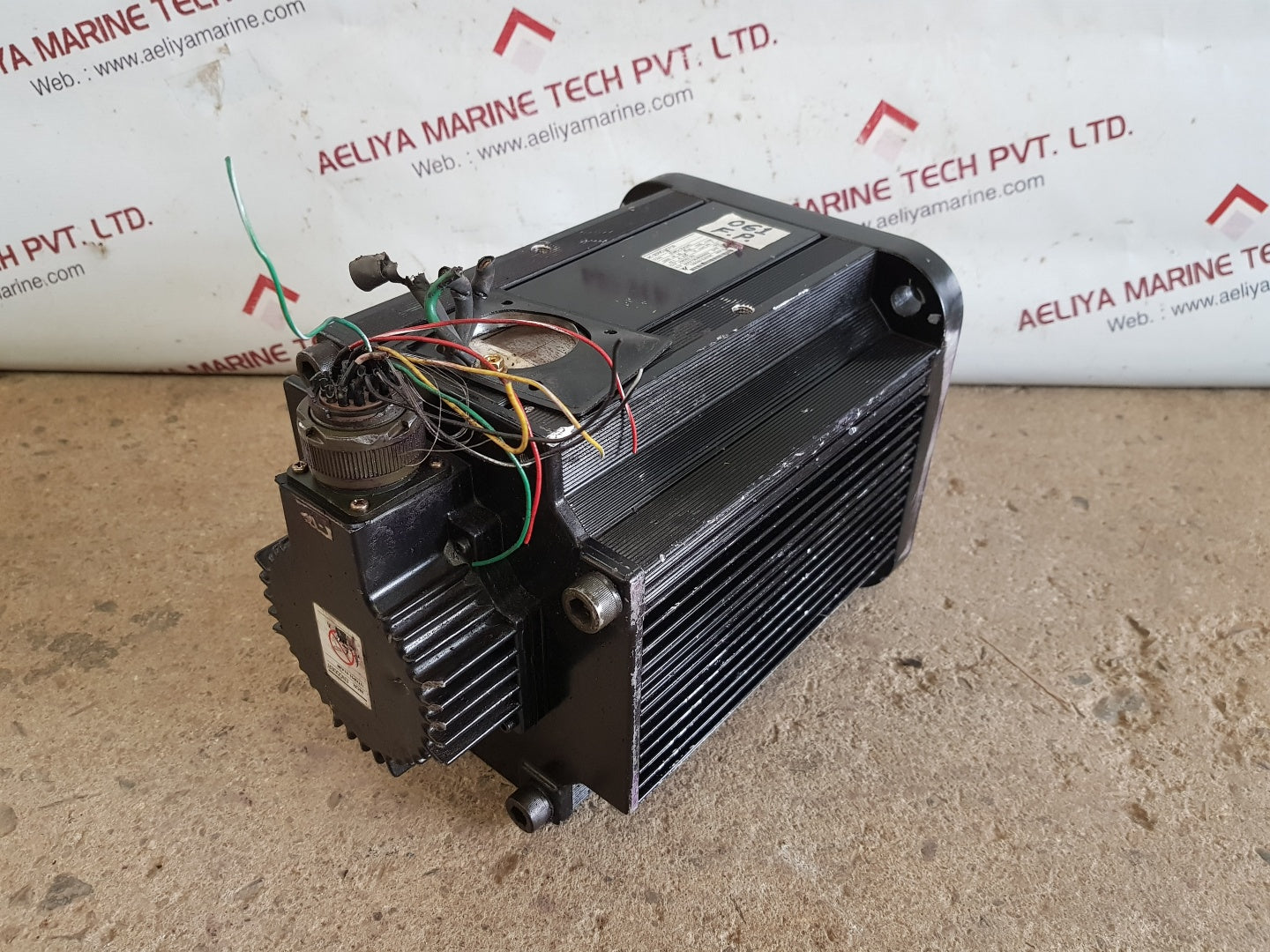 Yaskawa electric sgmg-55a2ac ac servo motor for part 