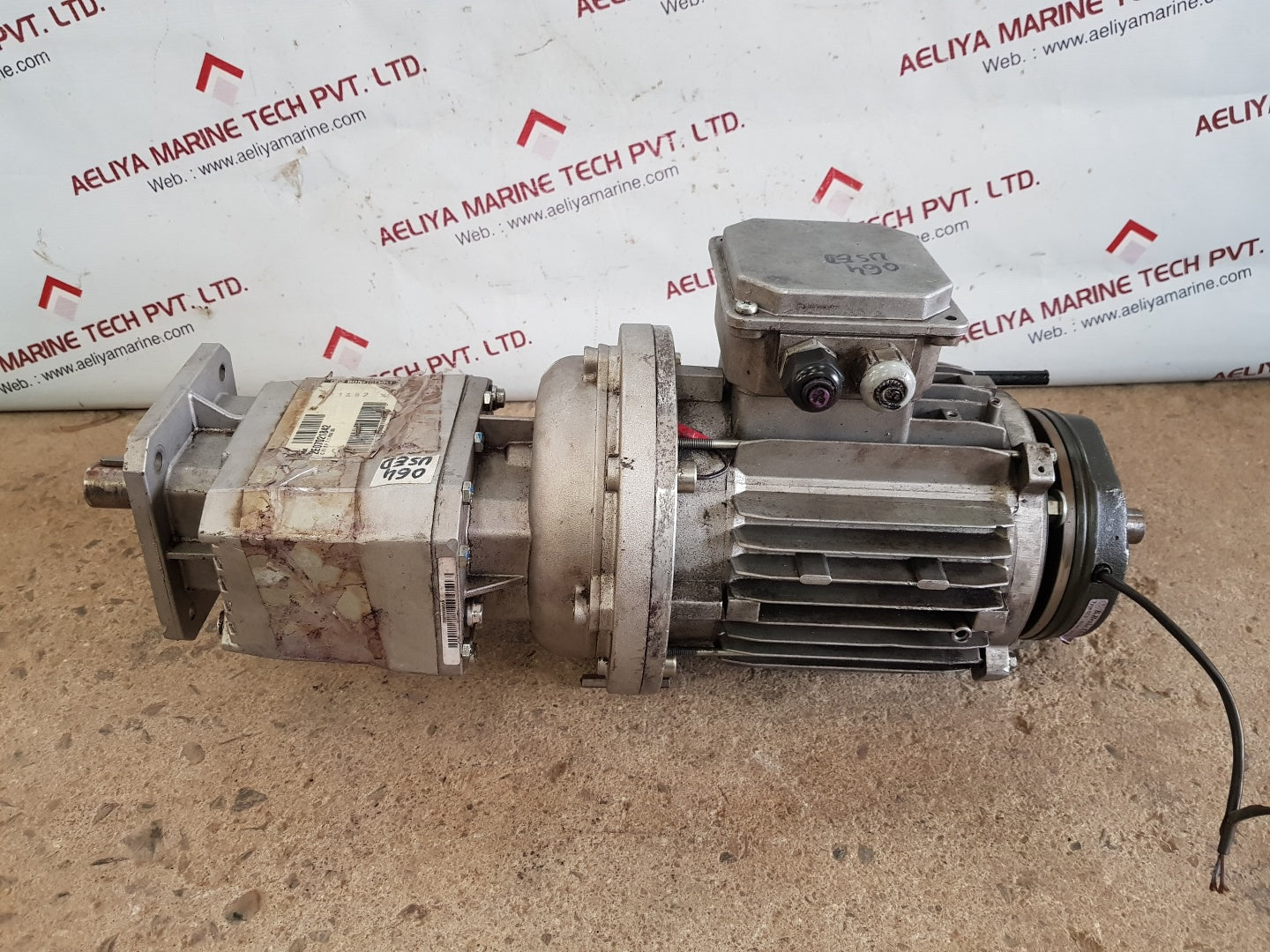 Carpanelli mot3~ma90s4 cc3 motor with bonfiglioli c212 f p90 gear box 