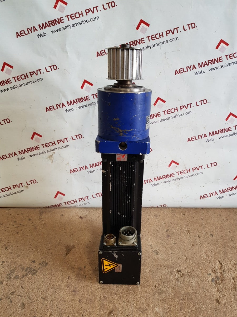 Moog t-1-v8-045-17-00-03 servomotor with alpha lp 120-m01-10-111-000 reducer 