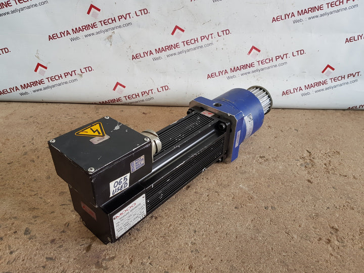 Moog t-1-v8-045-17-00-03 servomotor with alpha lp 120-m01-10-111-000 reducer 