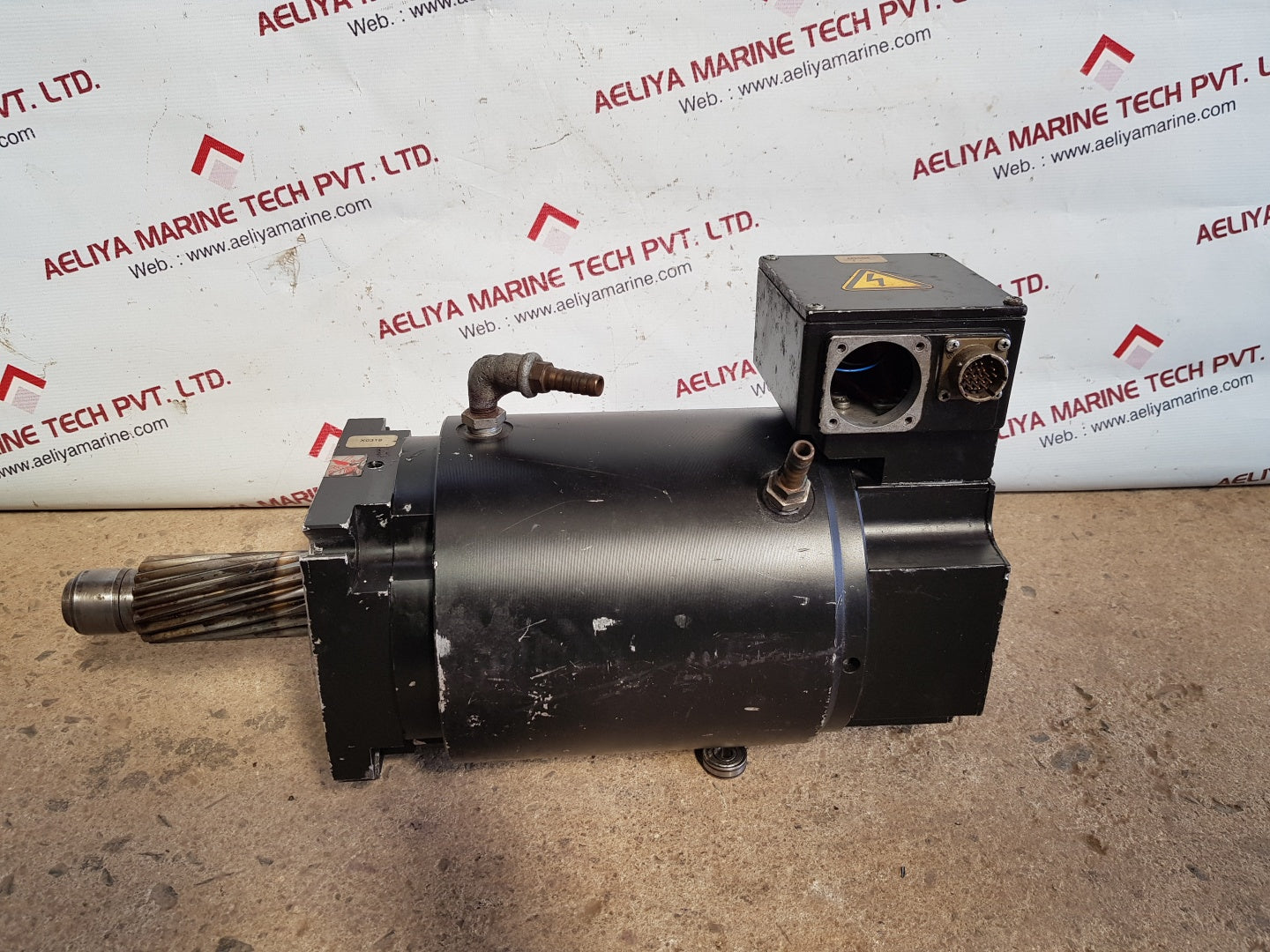 Moog w-2-p6-040-17-17-15 brushless servomotor