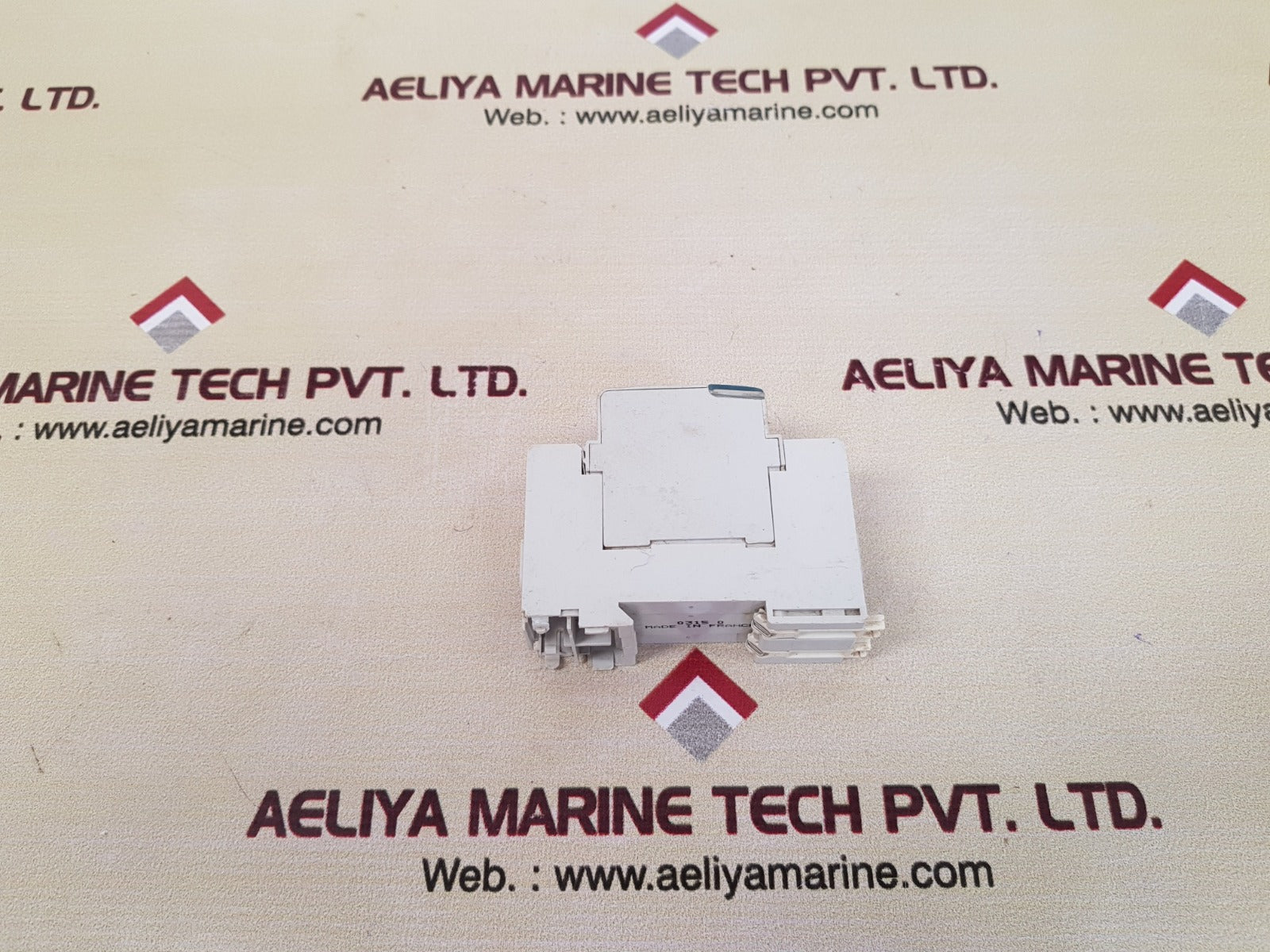 Legrand 039 44 surge protection device