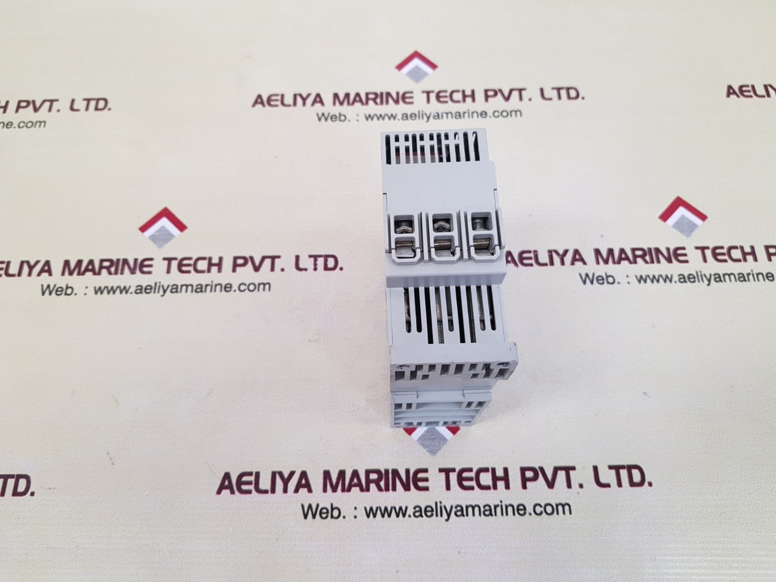 Allen-bradley 150-c25nbd smc-3 ser b soft starter frn: 2.10