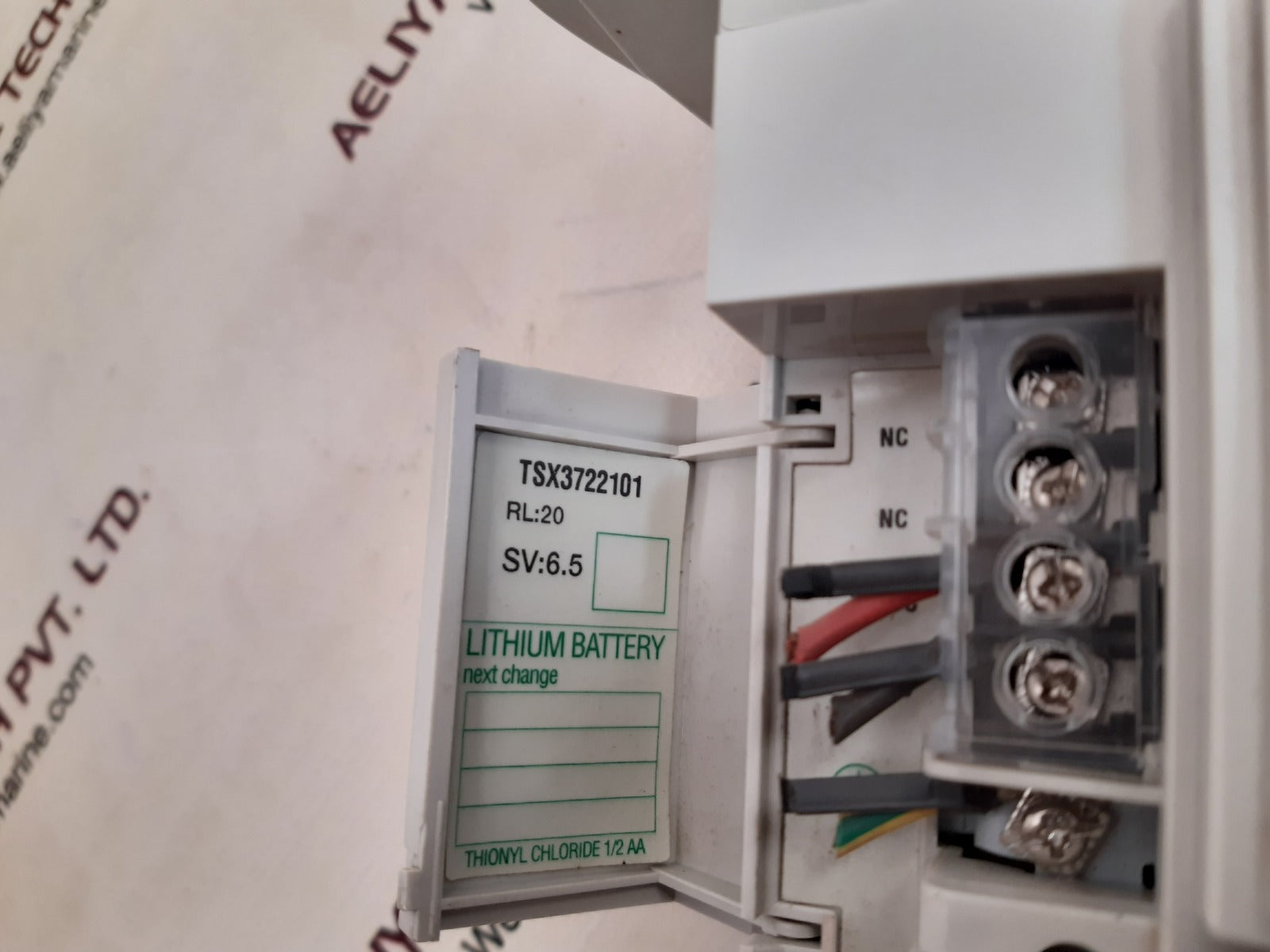 Schneider tsx3722101 micro modicon base module