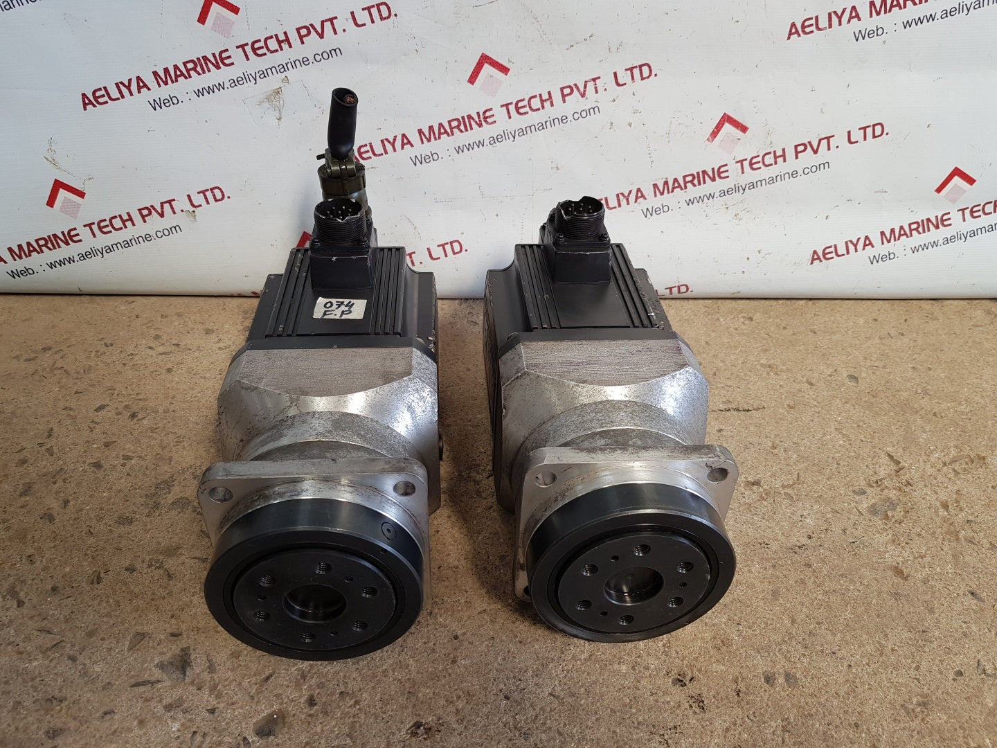 Mitsubishi electric hc-sfs152 ac servo motor