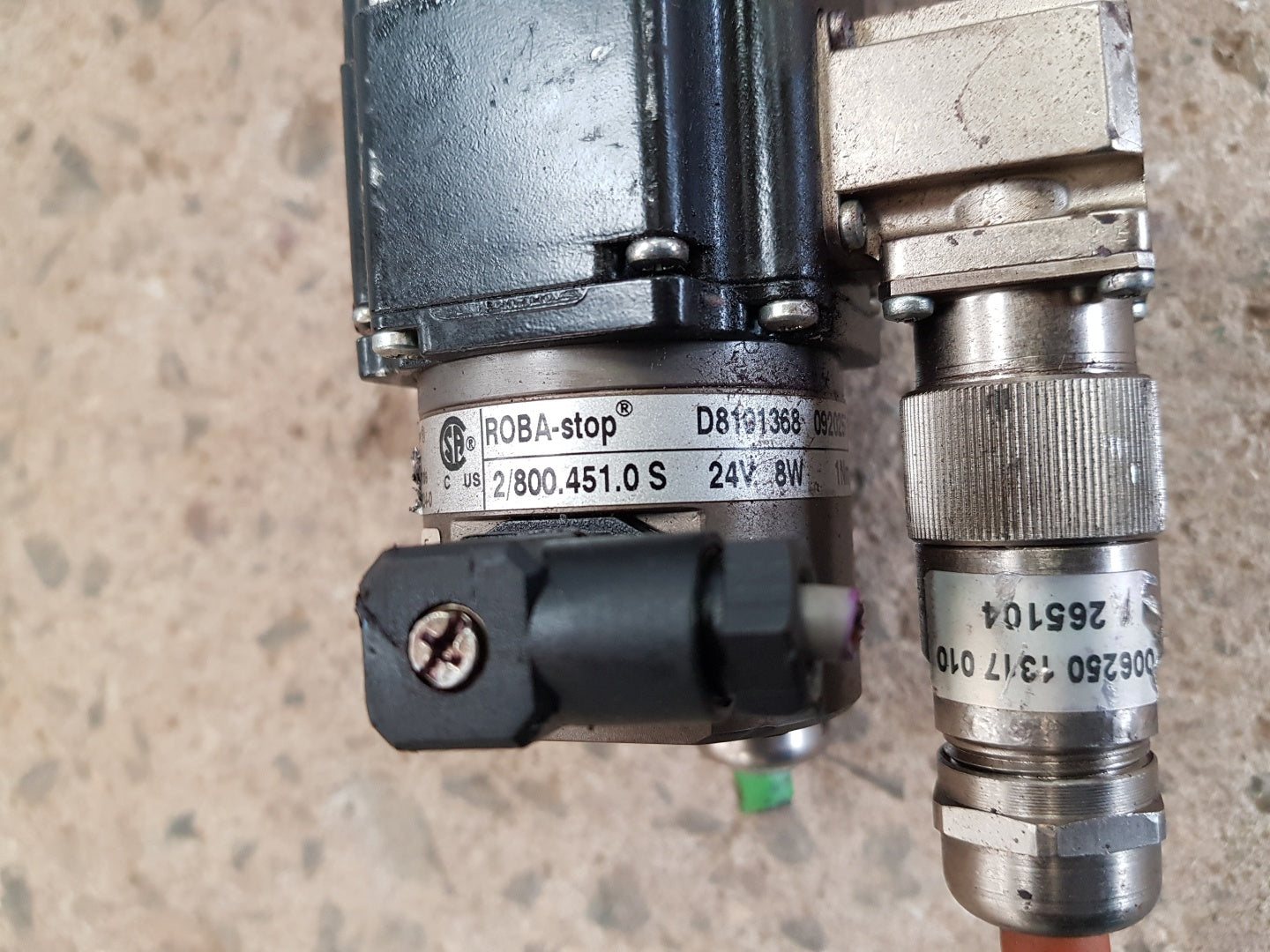 Relex kp40a-12/m2/ls/0p2/0p8s with berger vrdm368/50lwceb servo motor