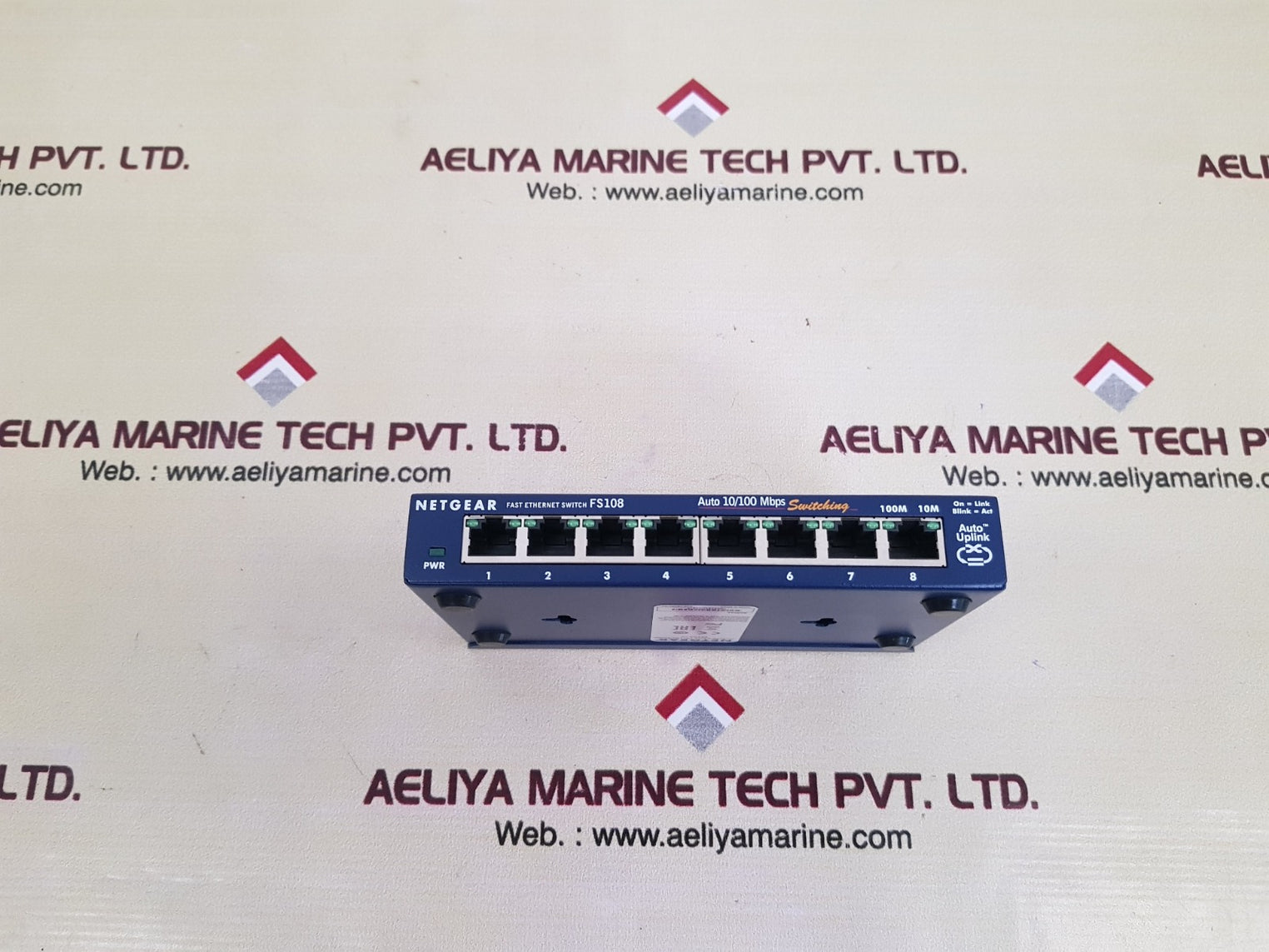 Netgear fs108 8 port 10/100 fast ethernet switch