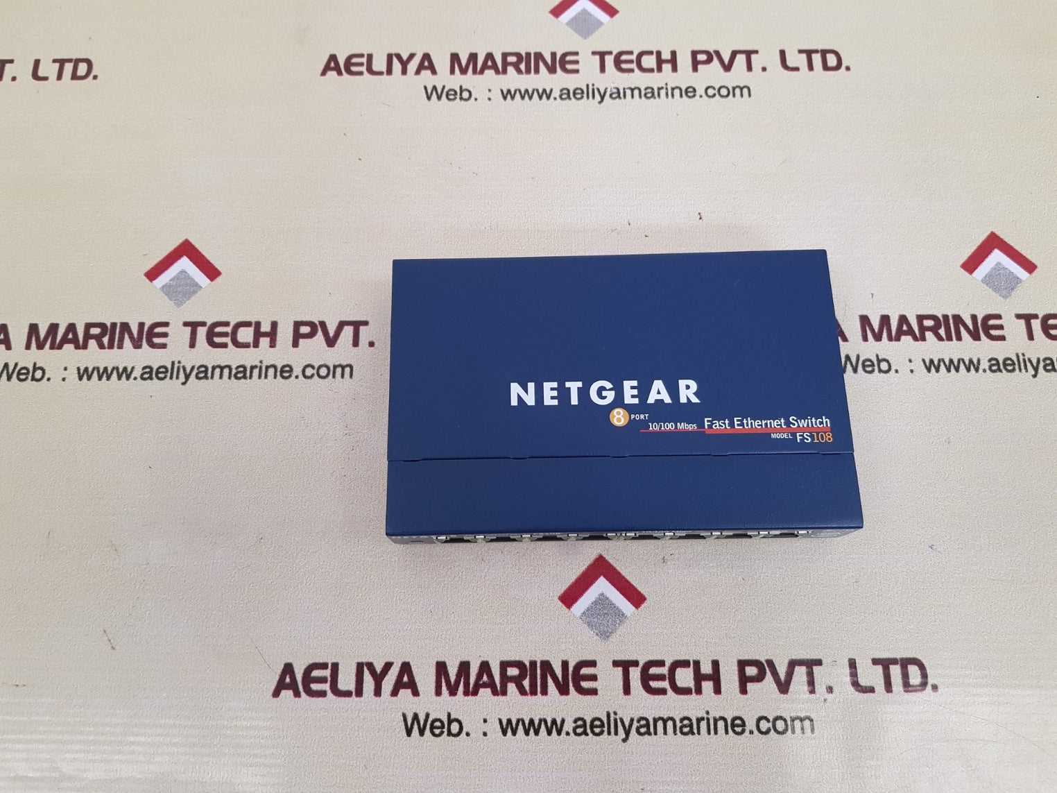 Netgear fs108 8 port 10/100 fast ethernet switch