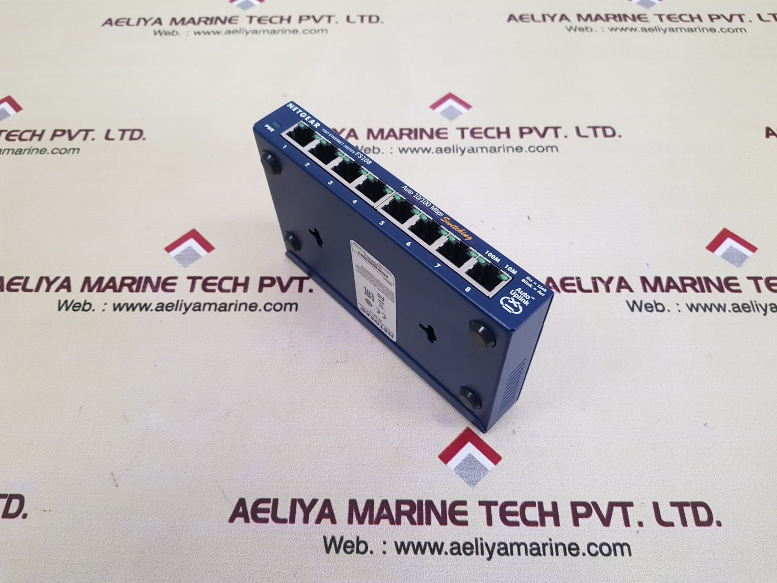 Netgear fs108 8 port 10/100 fast ethernet switch