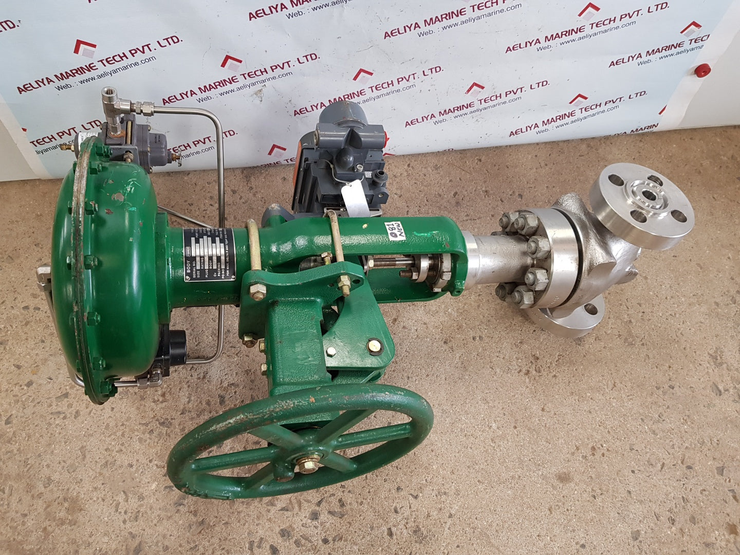 Fisher Hps Globe Valve With Fisher DVC6200 Valve Positioner IP66