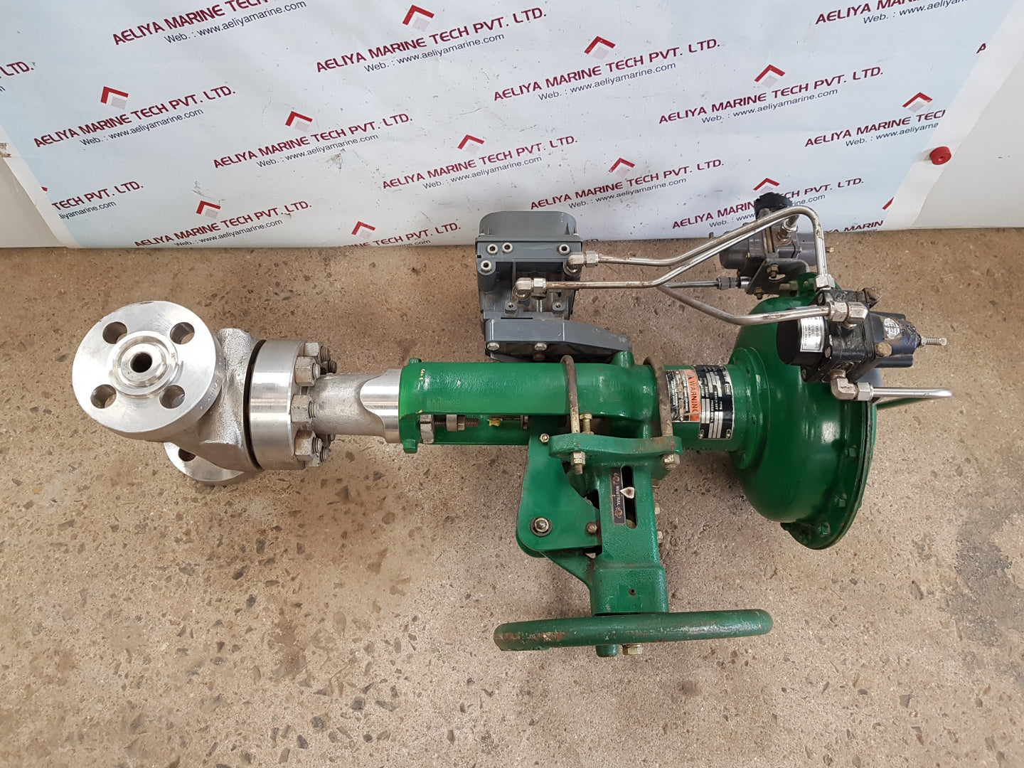 Fisher Hps Globe Valve With Fisher DVC6200 Valve Positioner IP66