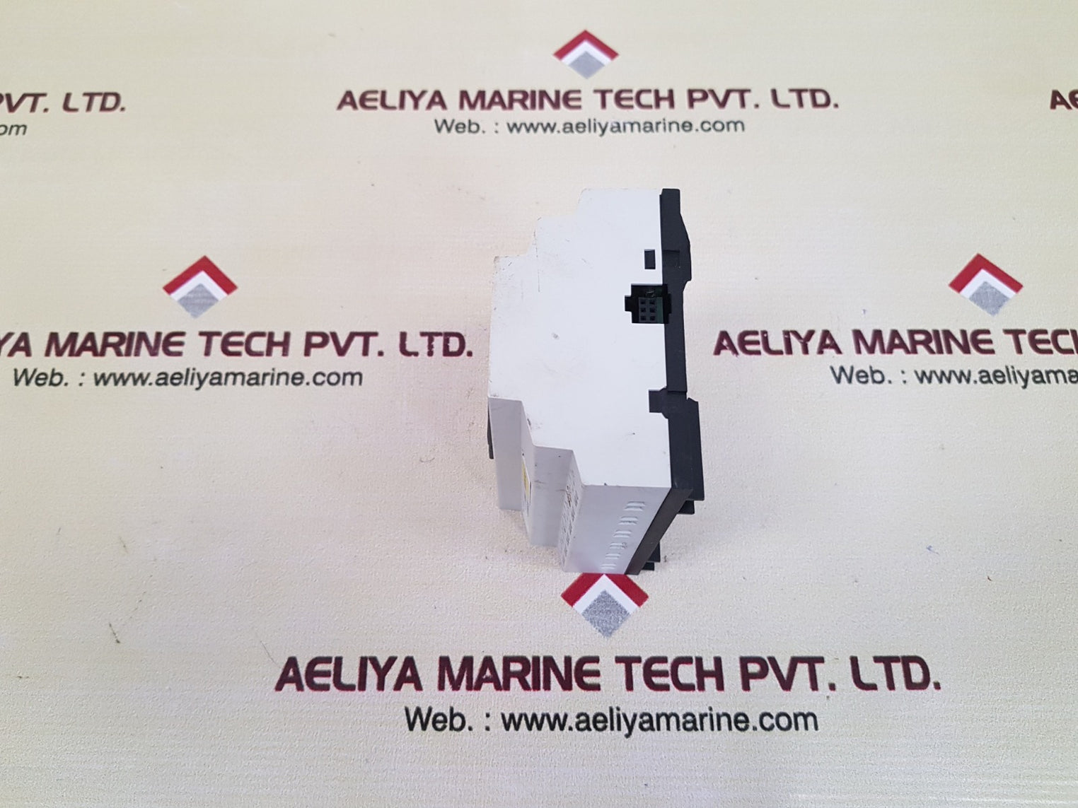 Eaton moeller series easy719-dc-rc plc module