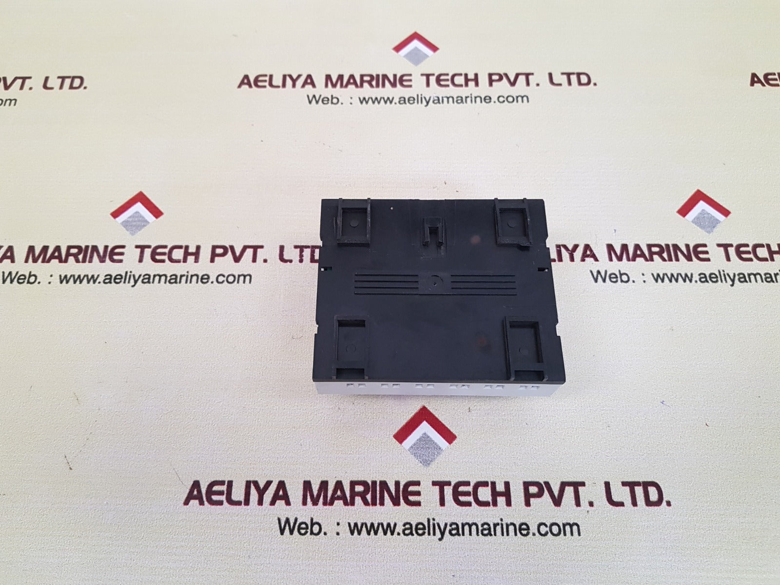 Eaton moeller series easy719-dc-rc plc module