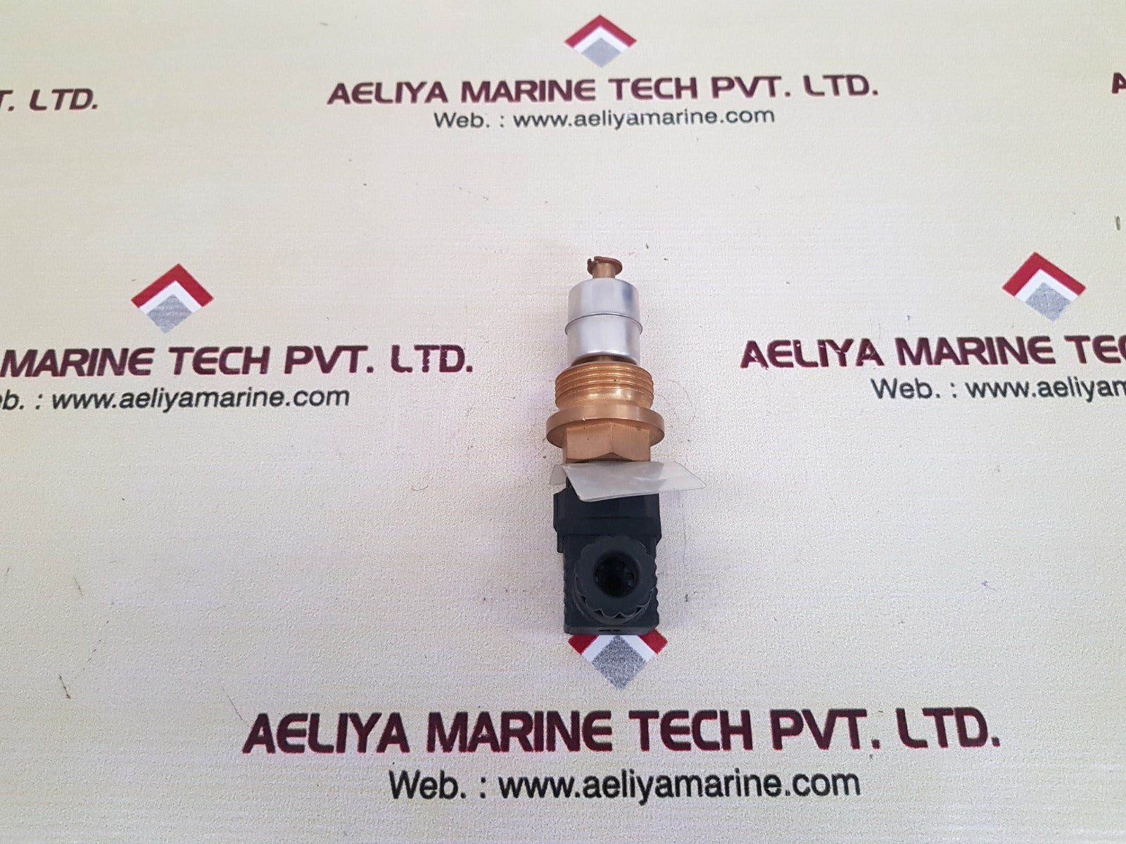 Barksdale uns1000-ms/t1-st1-va2 pressure level sensor 