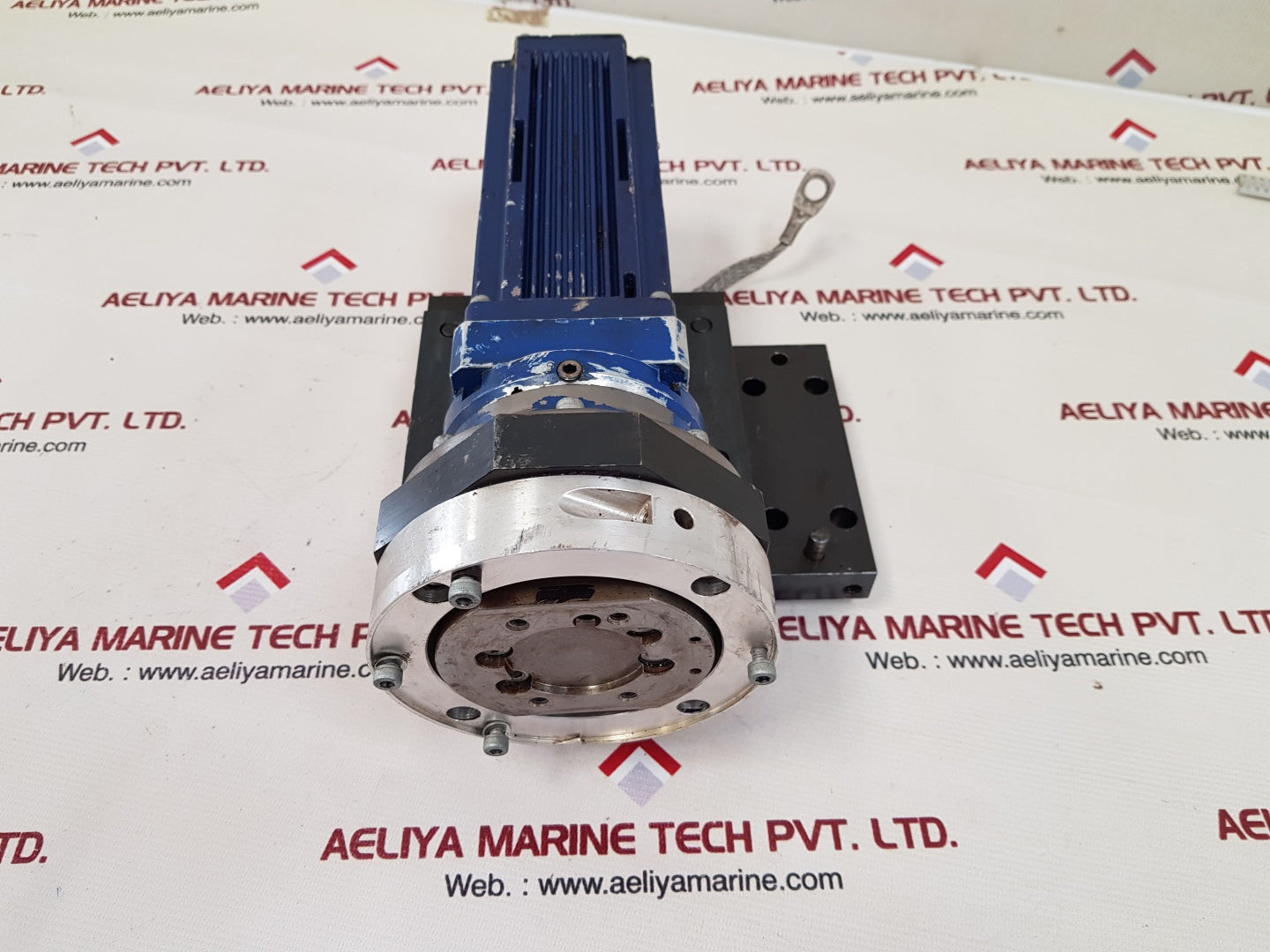 Moog n-0-v6-030-34-00 brushless servomotor