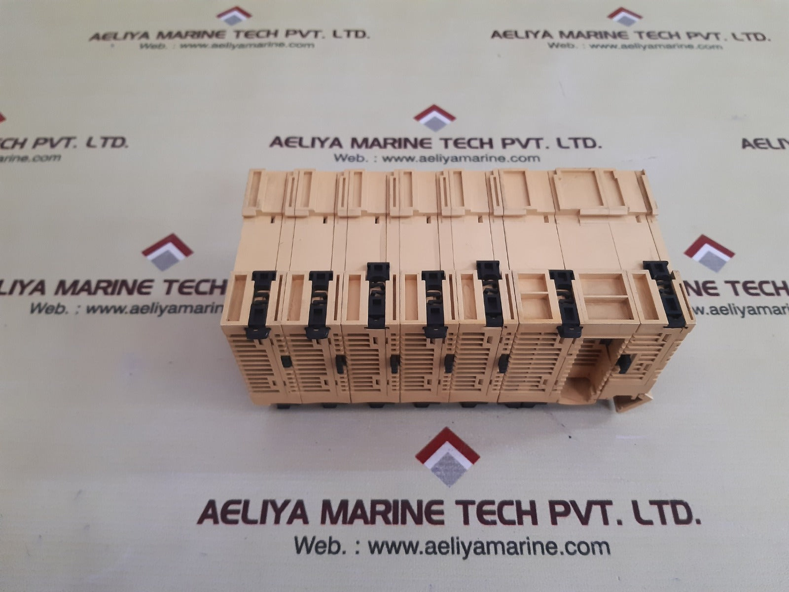 Schneider electric/ telemecanique  twdnoz485t module rack 