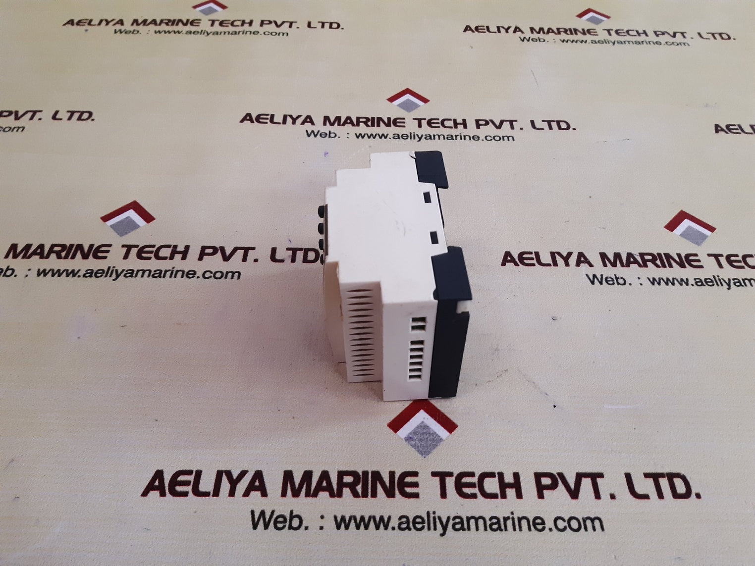 Schneider electric sr3 b101bd output relay 