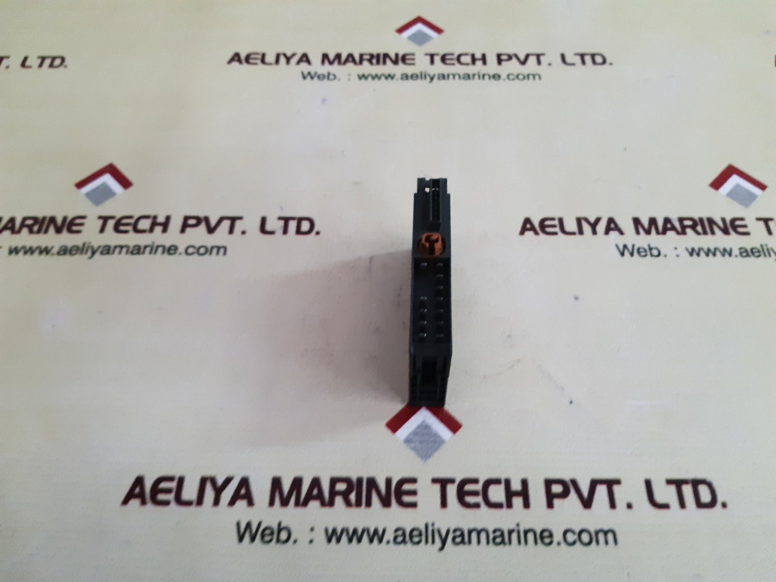 Siemens simatic s7 6es7 131-4bf00-0aa0 digital output module 24v