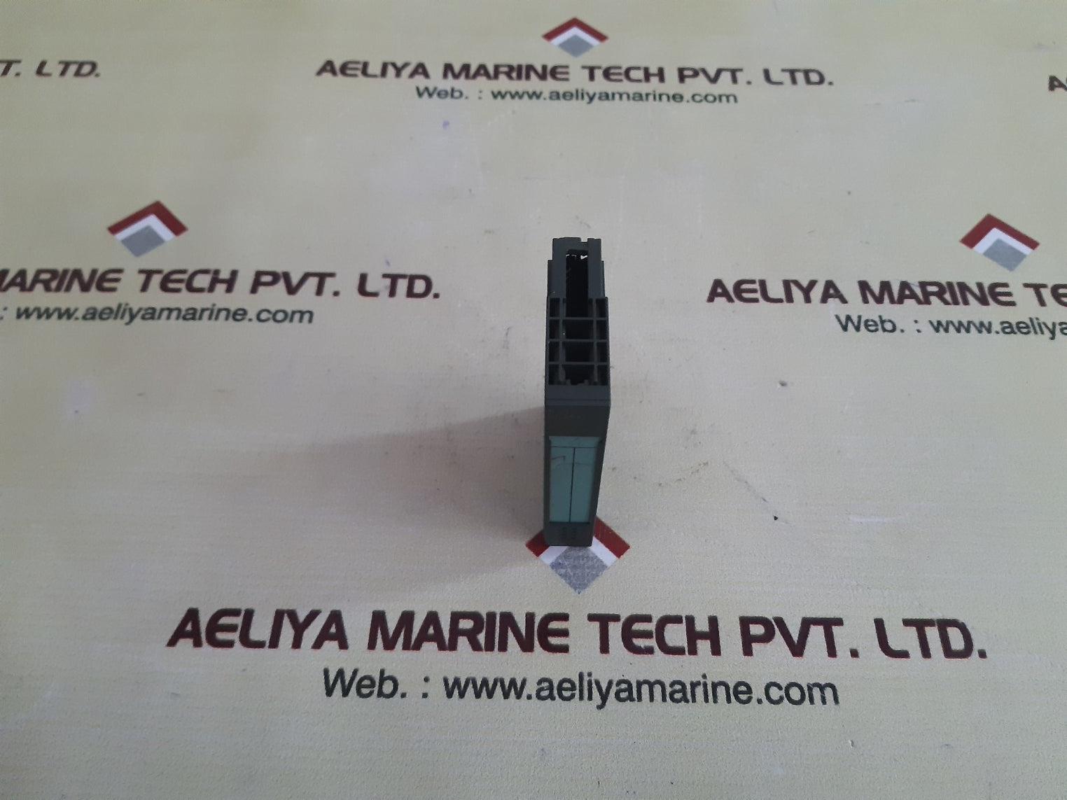 Siemens simatic s7 6es7 131-4bf00-0aa0 digital output module 24v