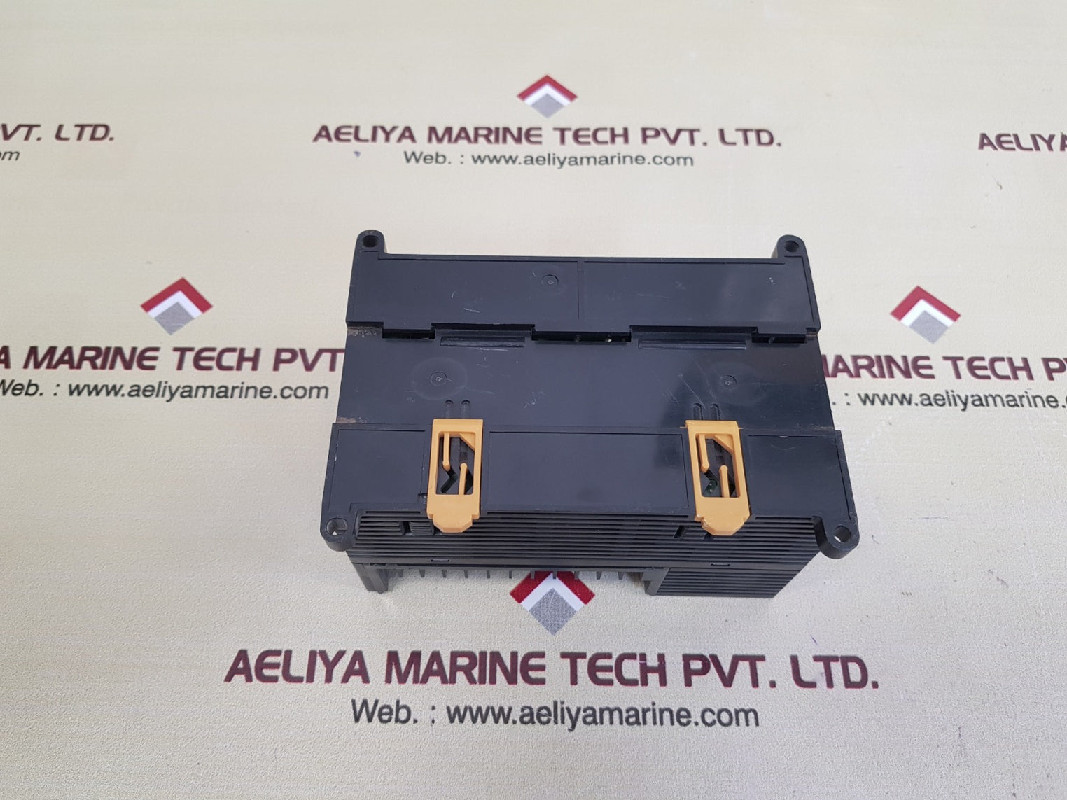 Omron cp1e-e40dr-a programmable controller