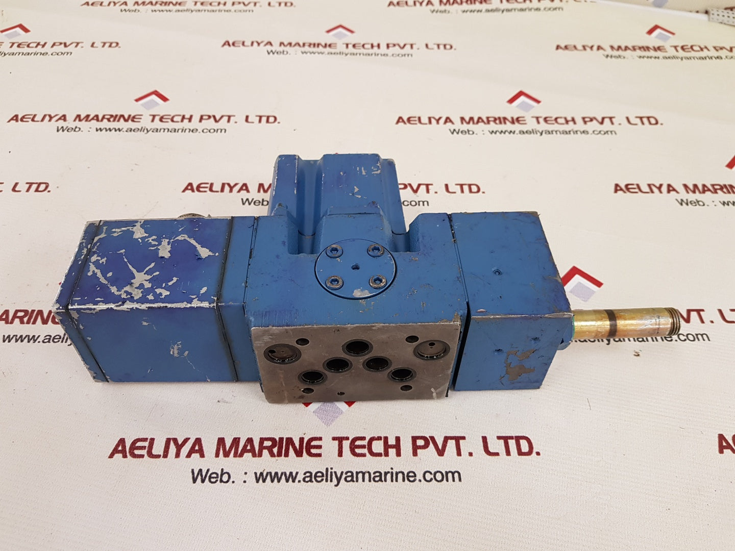 Moog p80hxap6nea2-k hydraulic valve