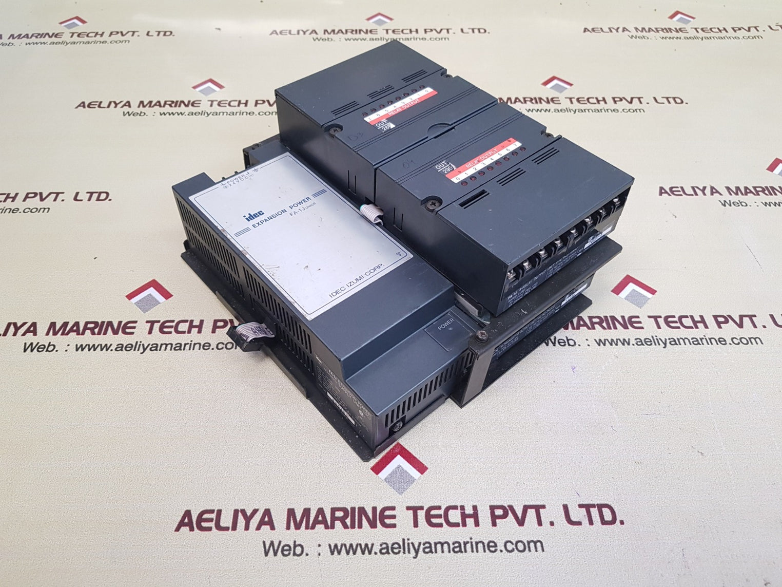 Idec pfj-dp1u,pfj-t081u,pfj-n162u,pfj-ps1dcu 8-relay output unit