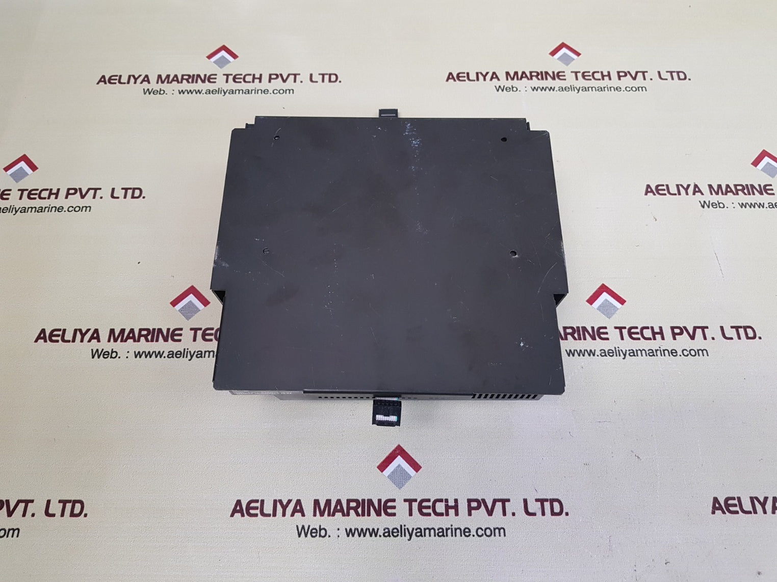 Idec pfj-dp1u,pfj-t081u,pfj-n162u,pfj-ps1dcu 8-relay output unit