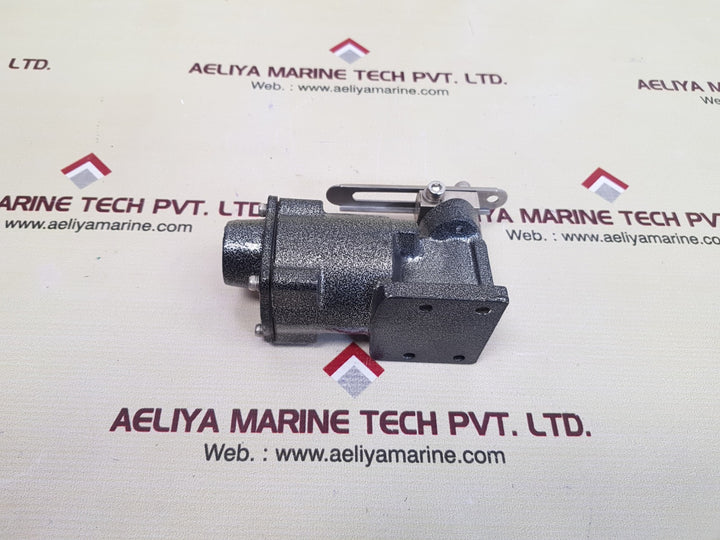 Q-light sh6560s-w limit switch