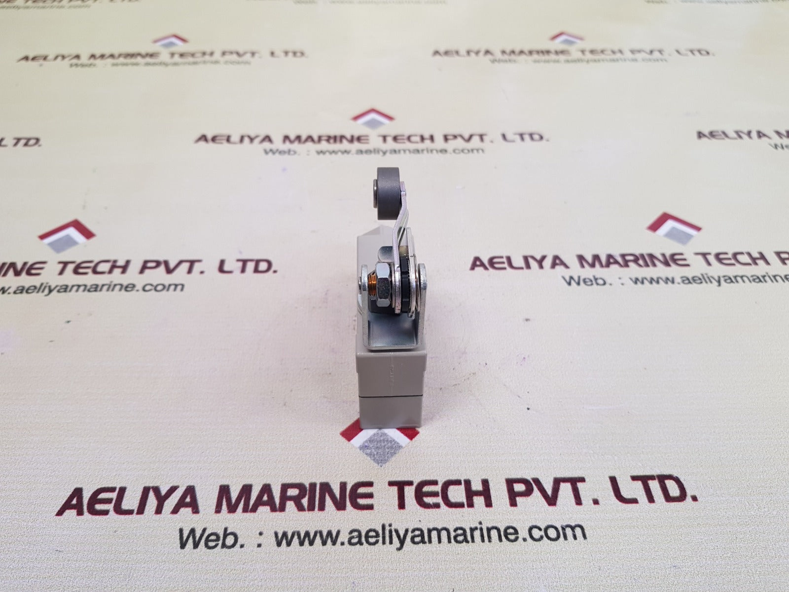 Omron ze-0a2-2 limit switch 10a 250vac 