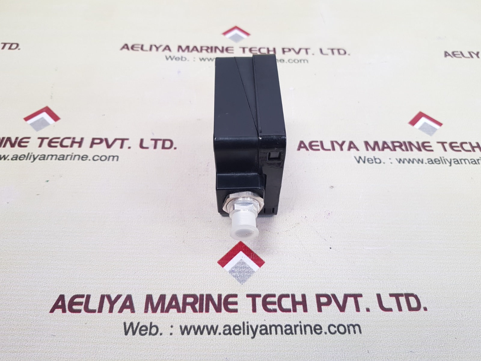 Pepperl+fuchs ncb50-fp-e2-c-p3-v1 inductive proximity sensor 